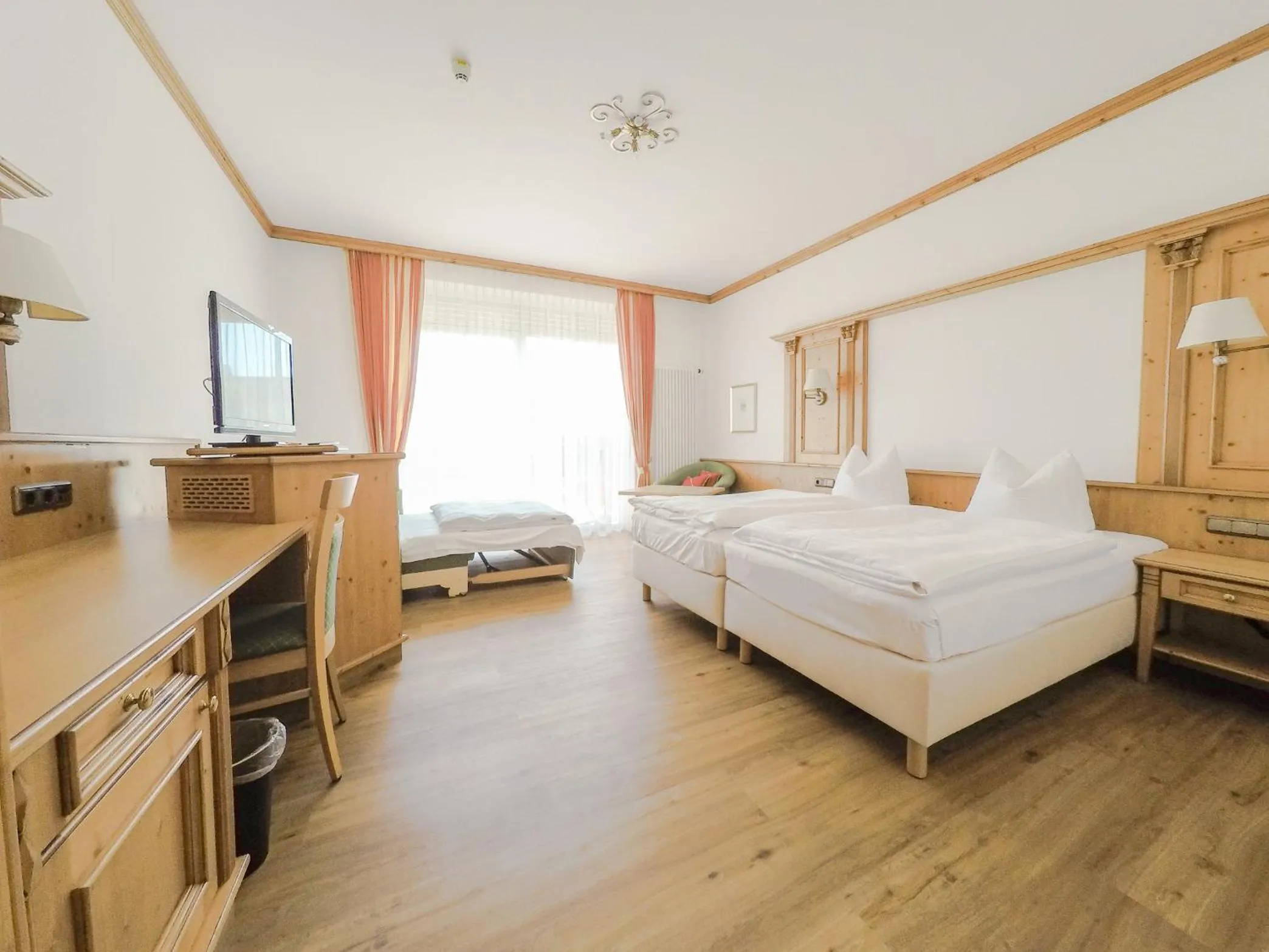 Bedroom, Bed in Glasl's Landhotel