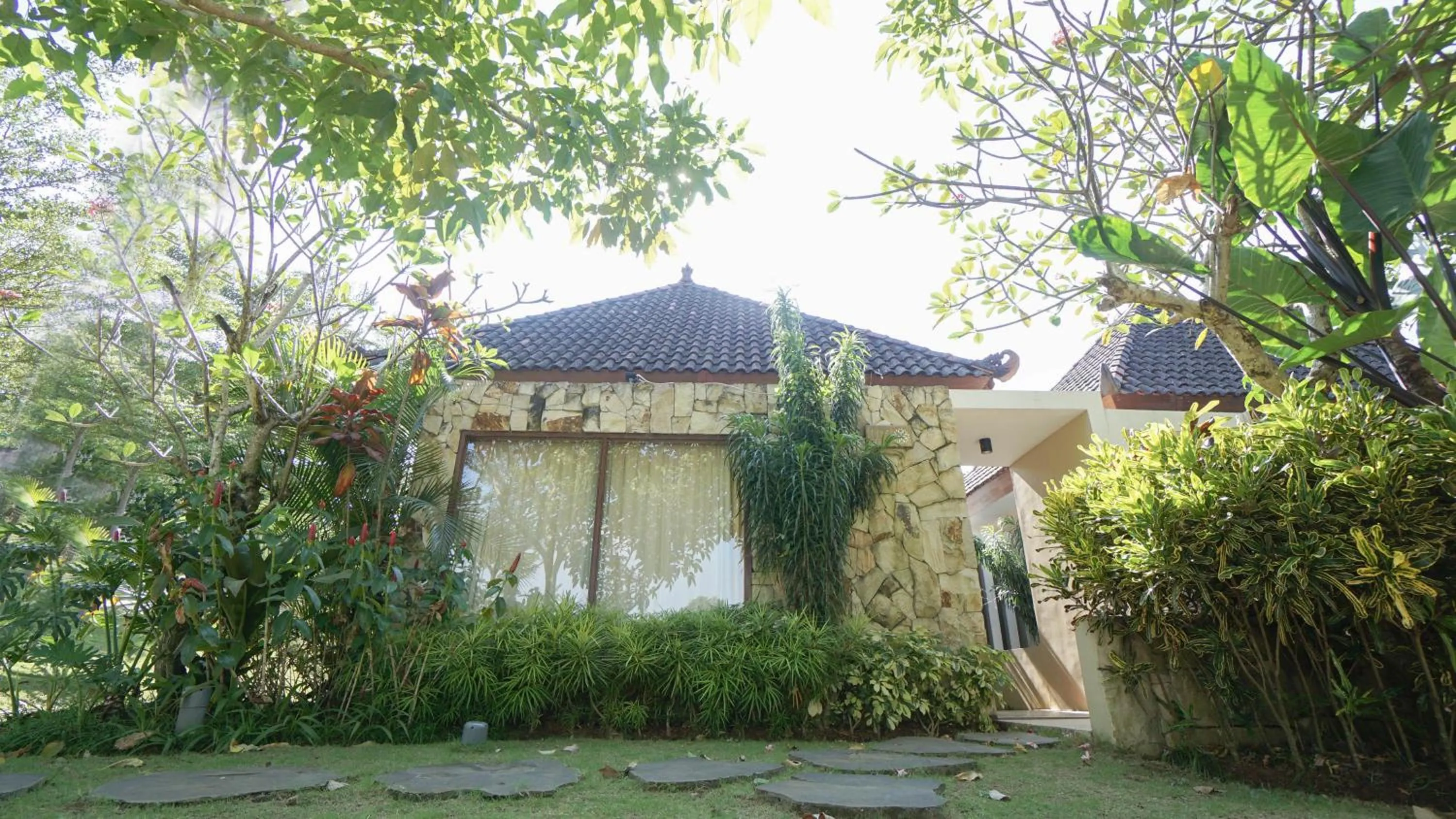 Deluxe Double or Twin Room with Pool Access in Shanaya Resort Malang