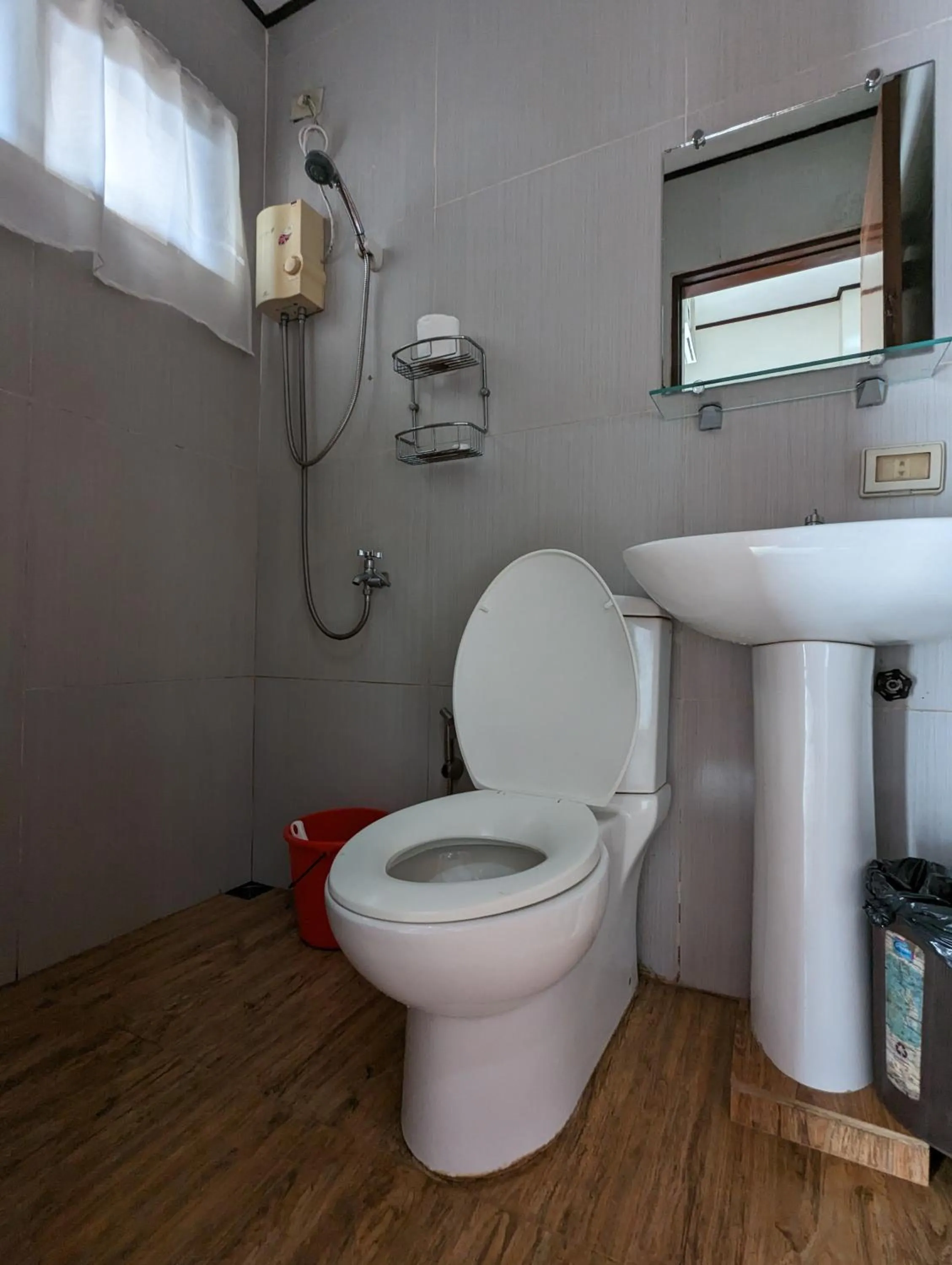 Bathroom in Devayn's Inn