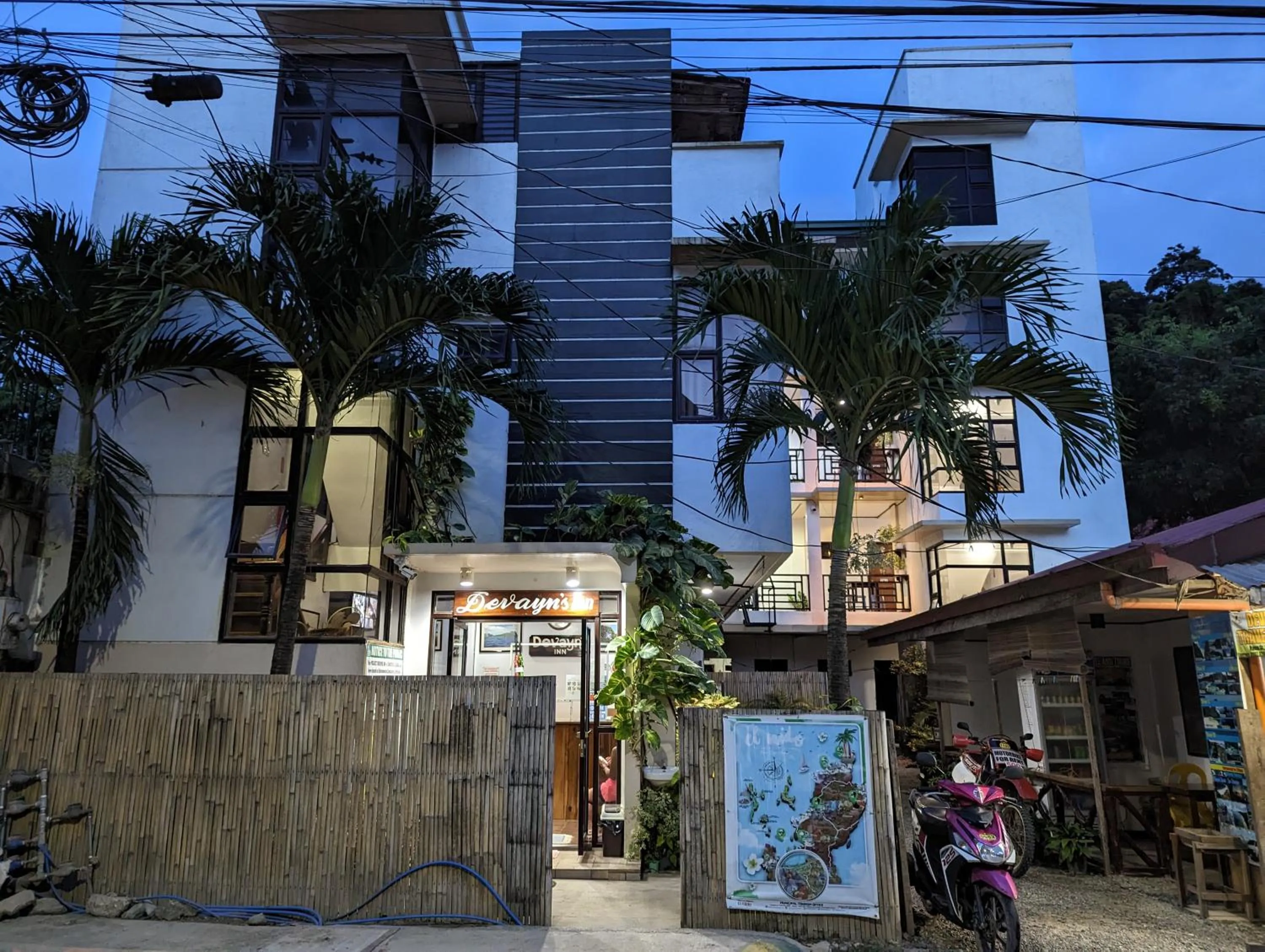 Property building in Devayn's Inn