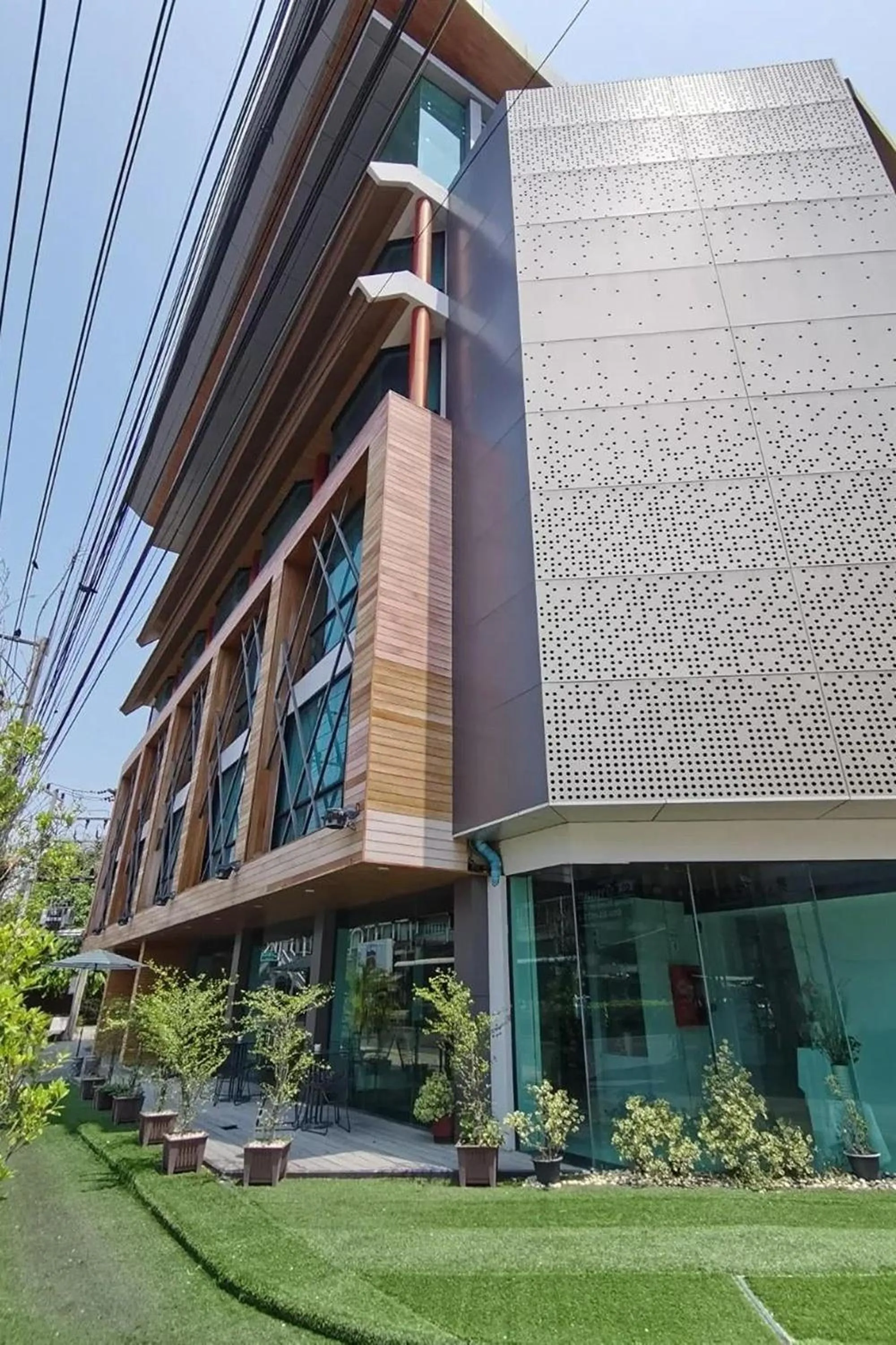 Property building in Holatel Hotel Phitsanulok