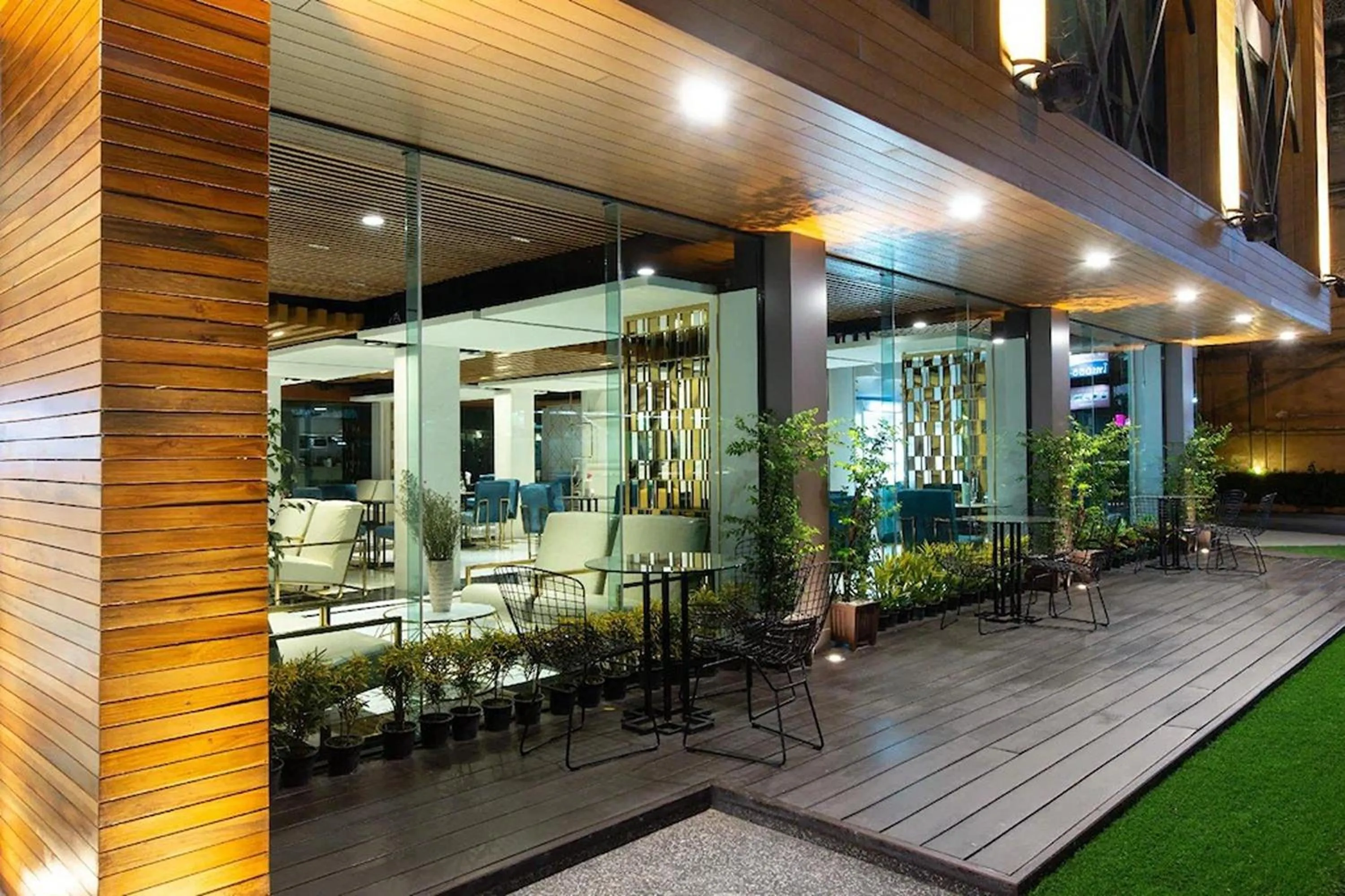 Property building in Holatel Hotel Phitsanulok