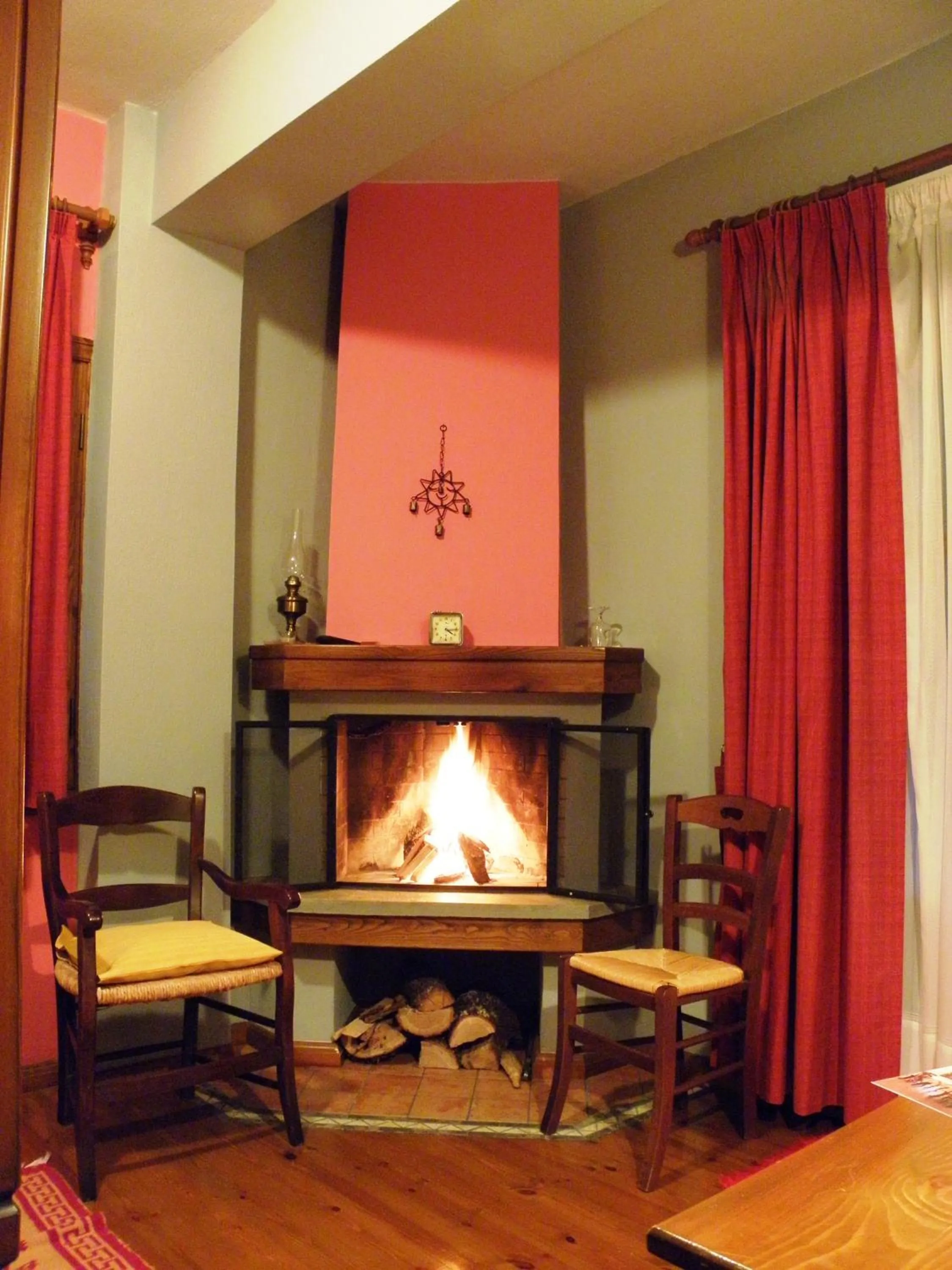 Decorative detail in Hotel Mpakou