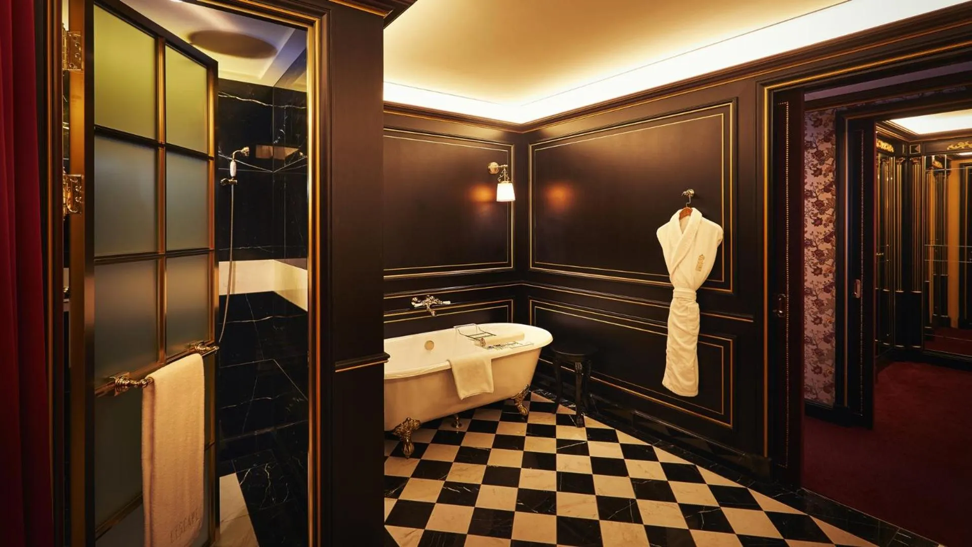 Bathroom in L'Escape Hotel
