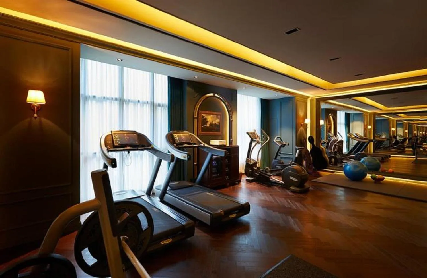 Fitness centre/facilities in L'Escape Hotel