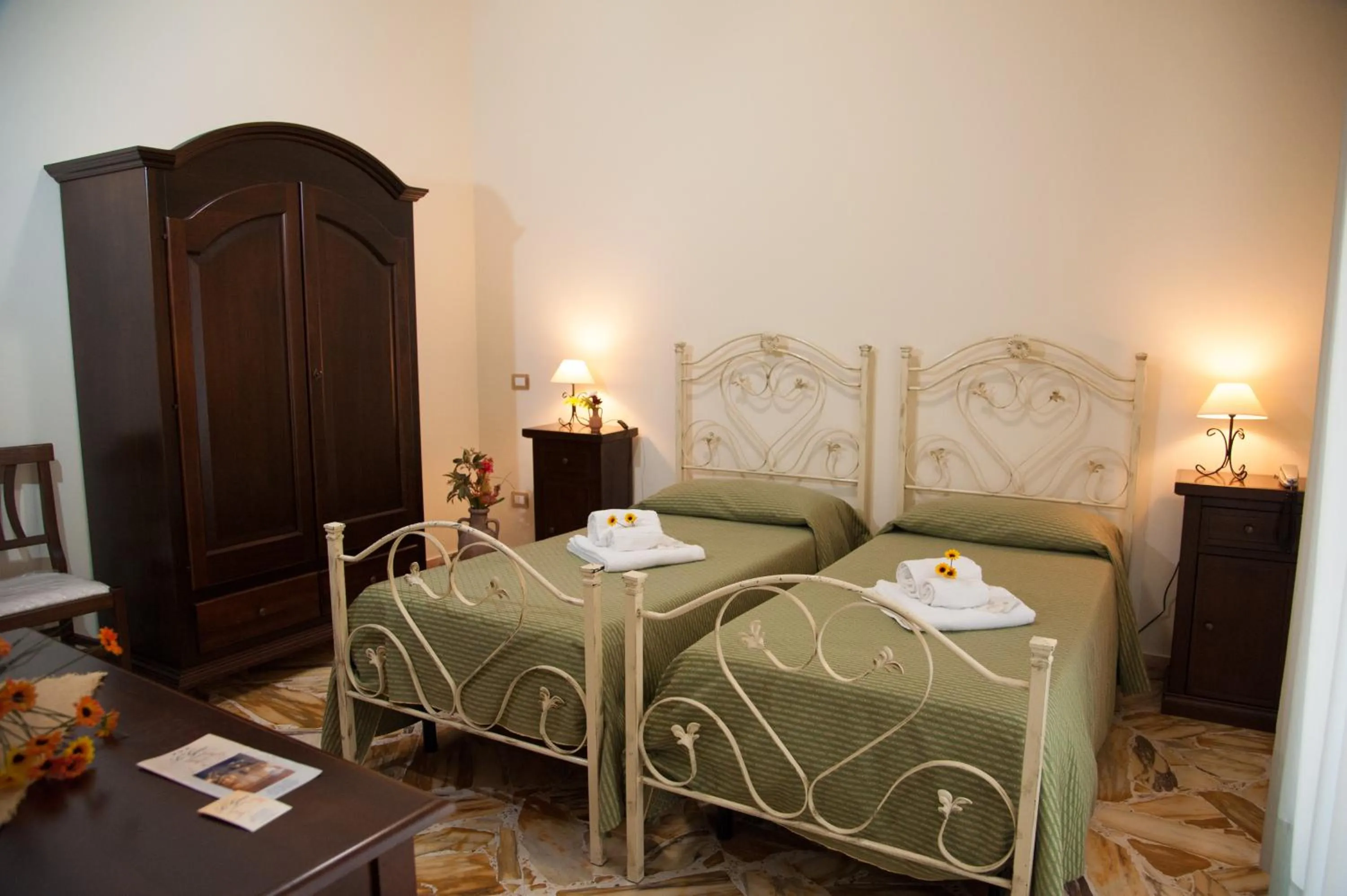 Decorative detail, Bed in Le Giare B&B