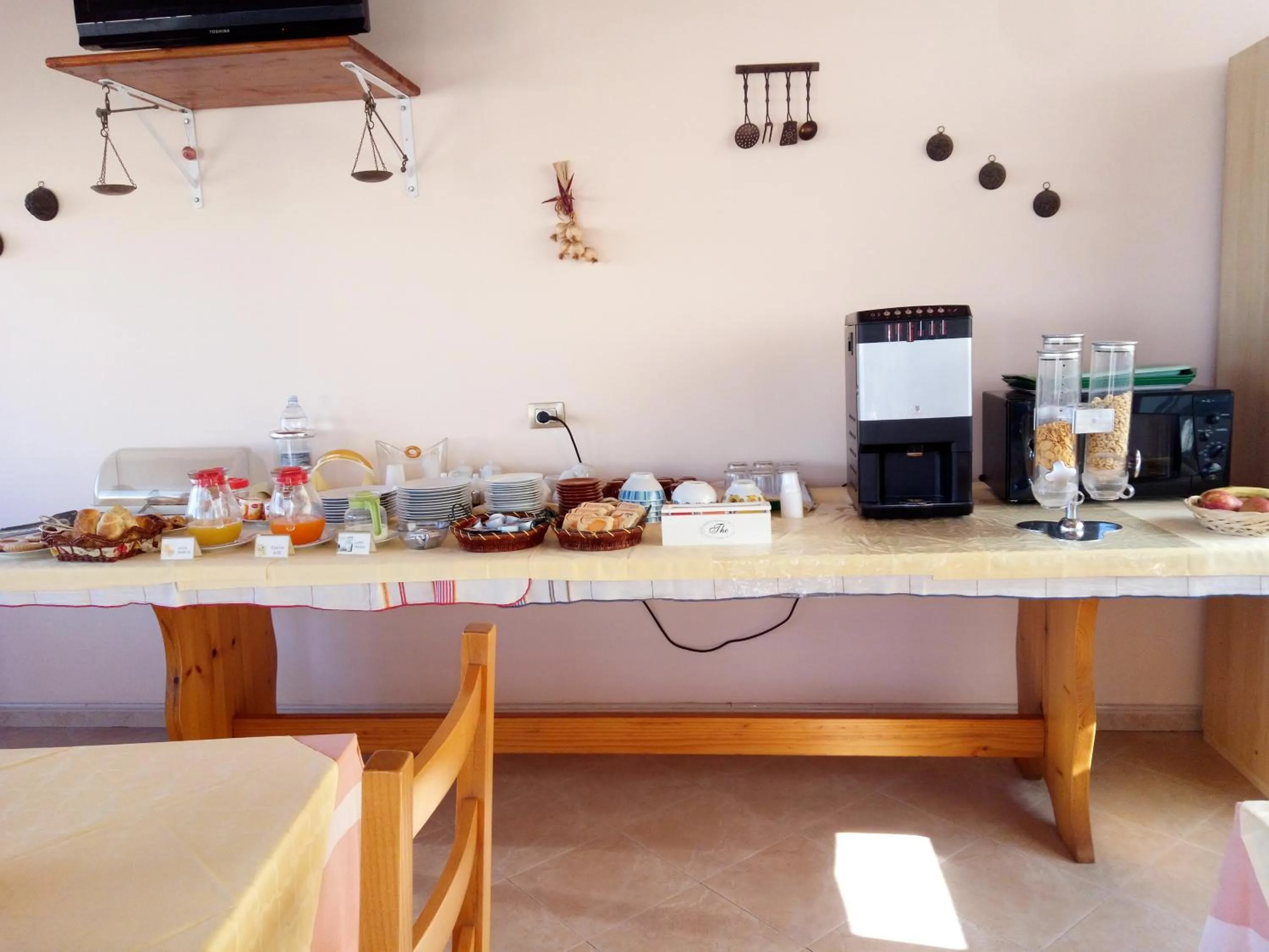 Buffet breakfast in Le Giare B&B