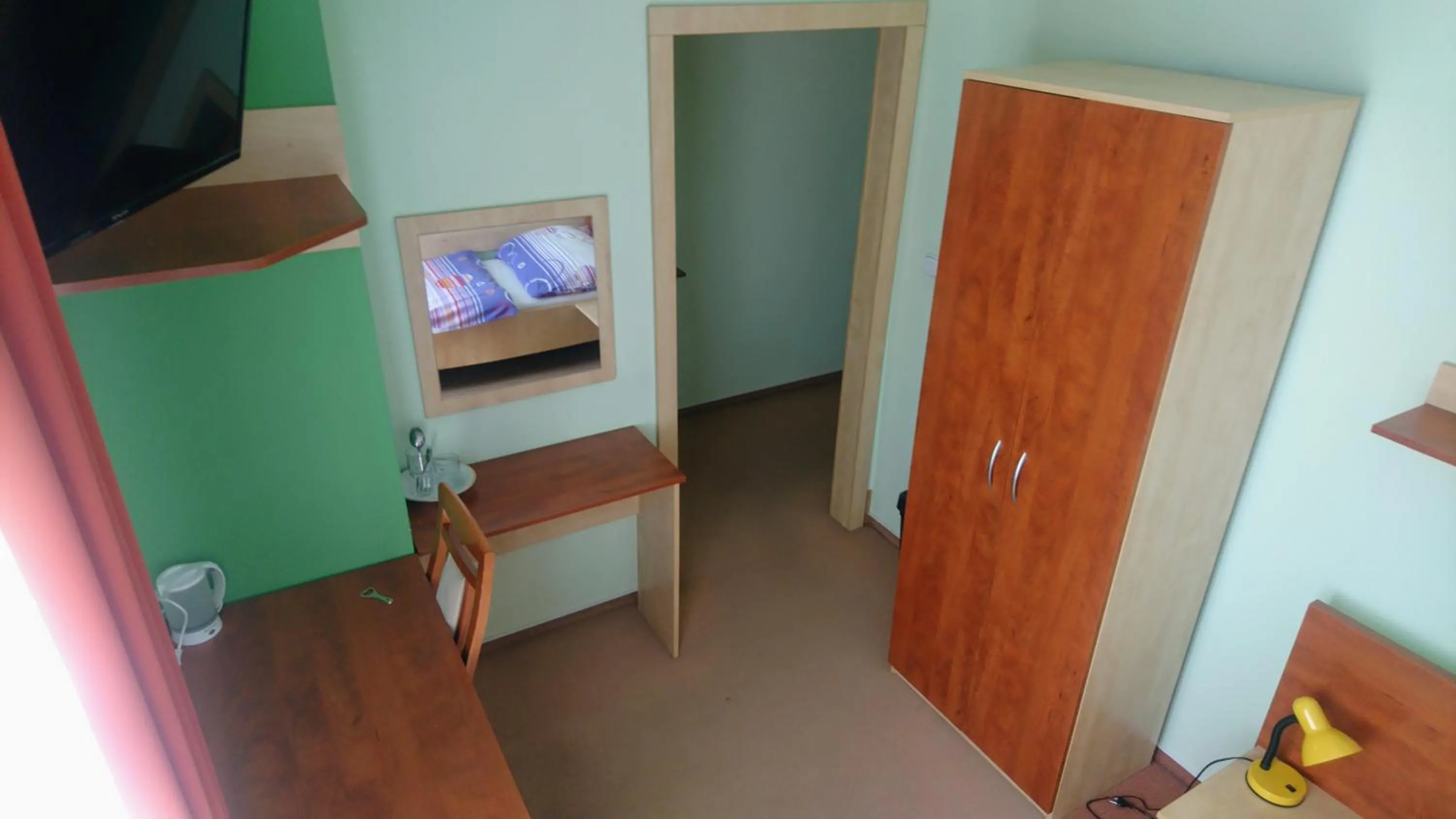 TV and multimedia, Bed in Hotel Antler