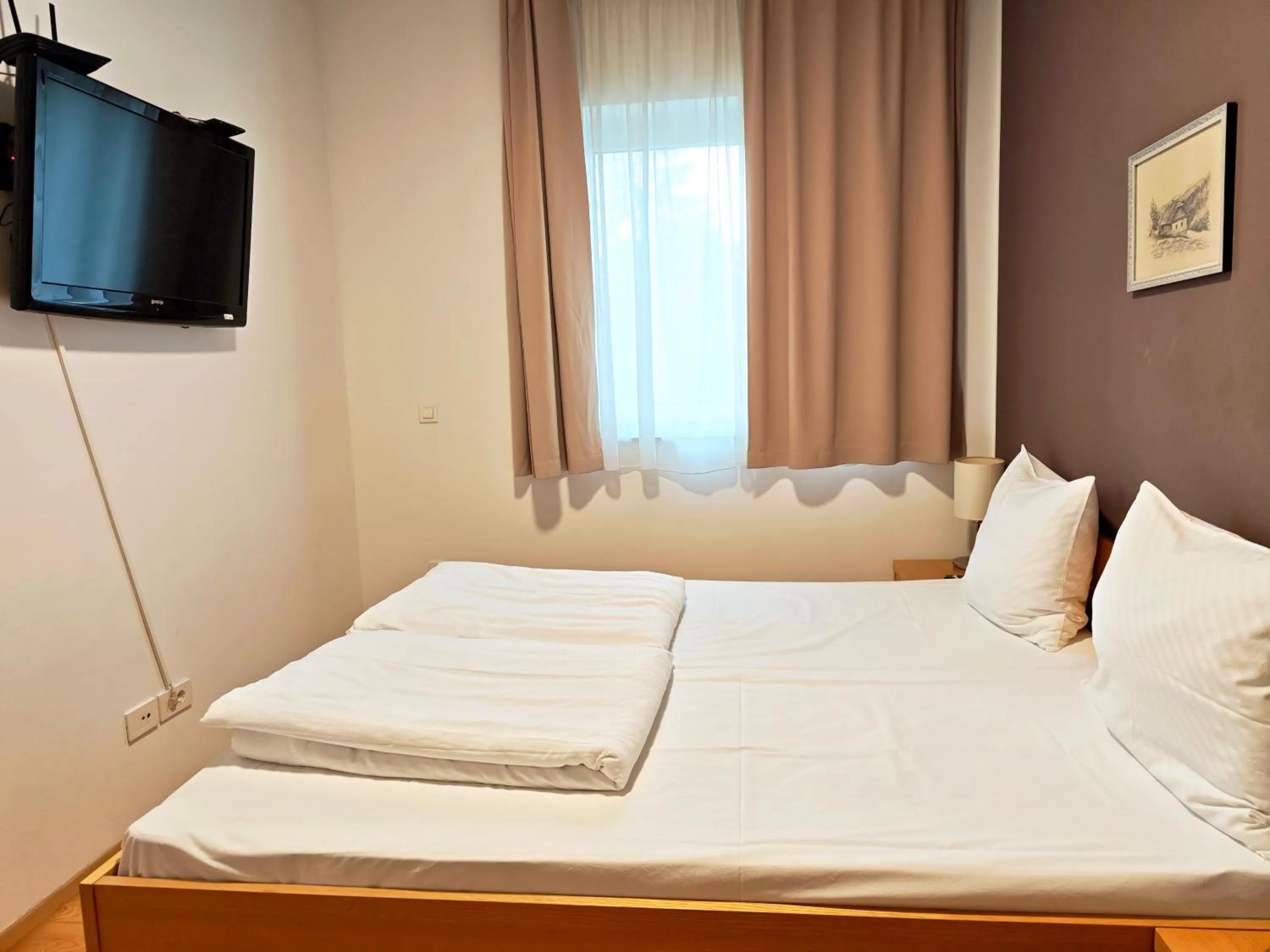 Bedroom, Bed in Villa Mari I