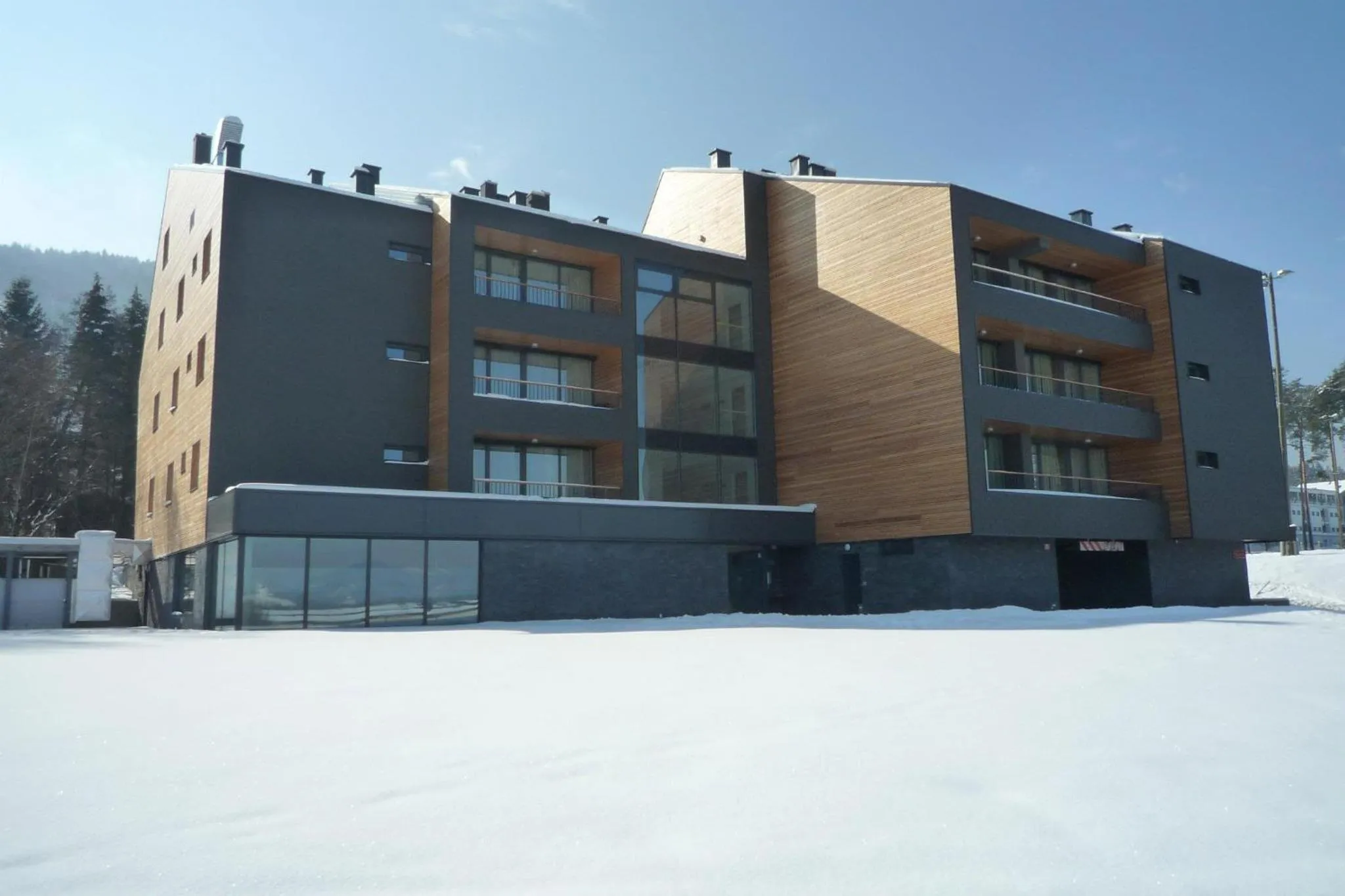 Property building in Villa Mari I