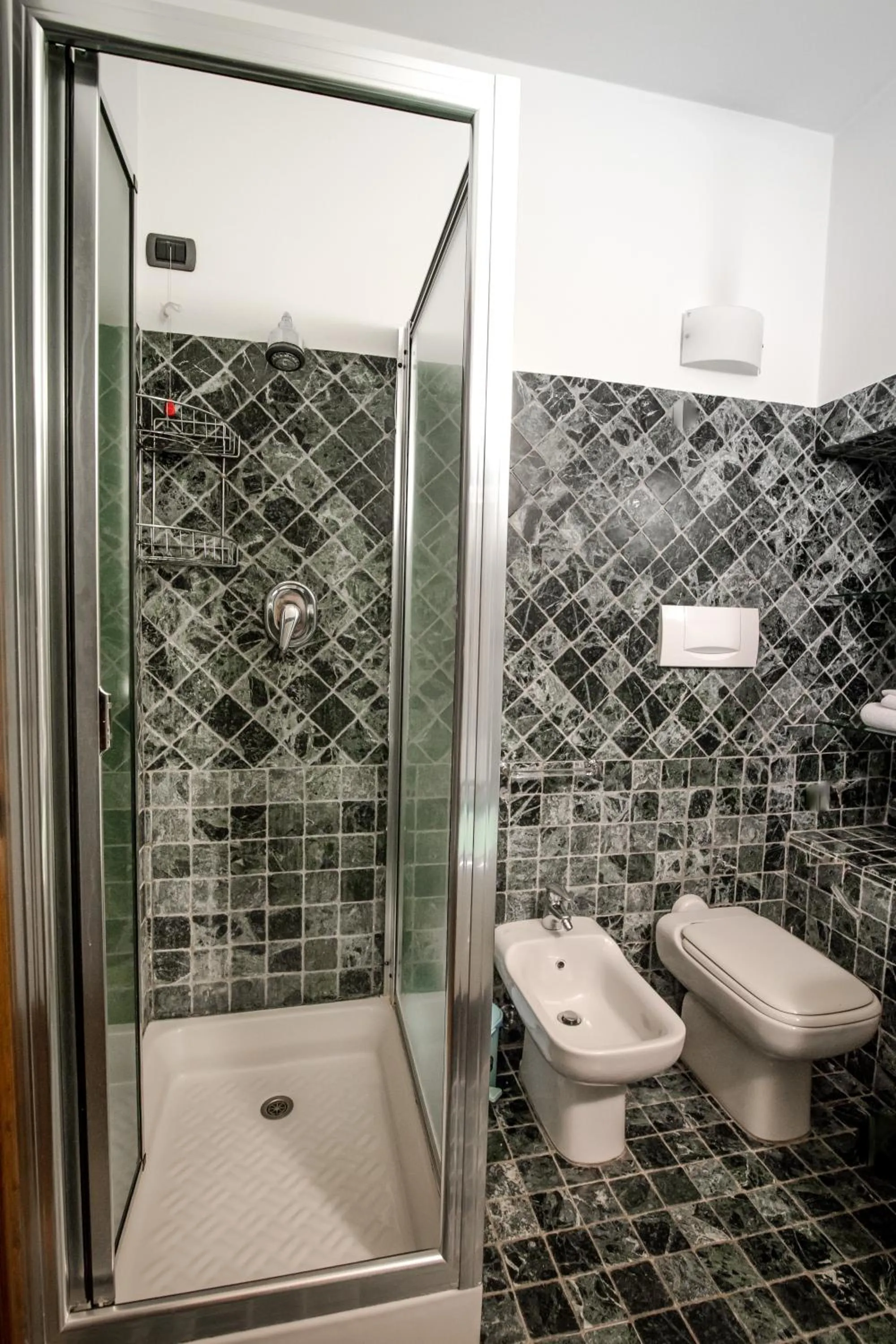 Shower in La Corte Del Re Suite & Rooms Arezzo
