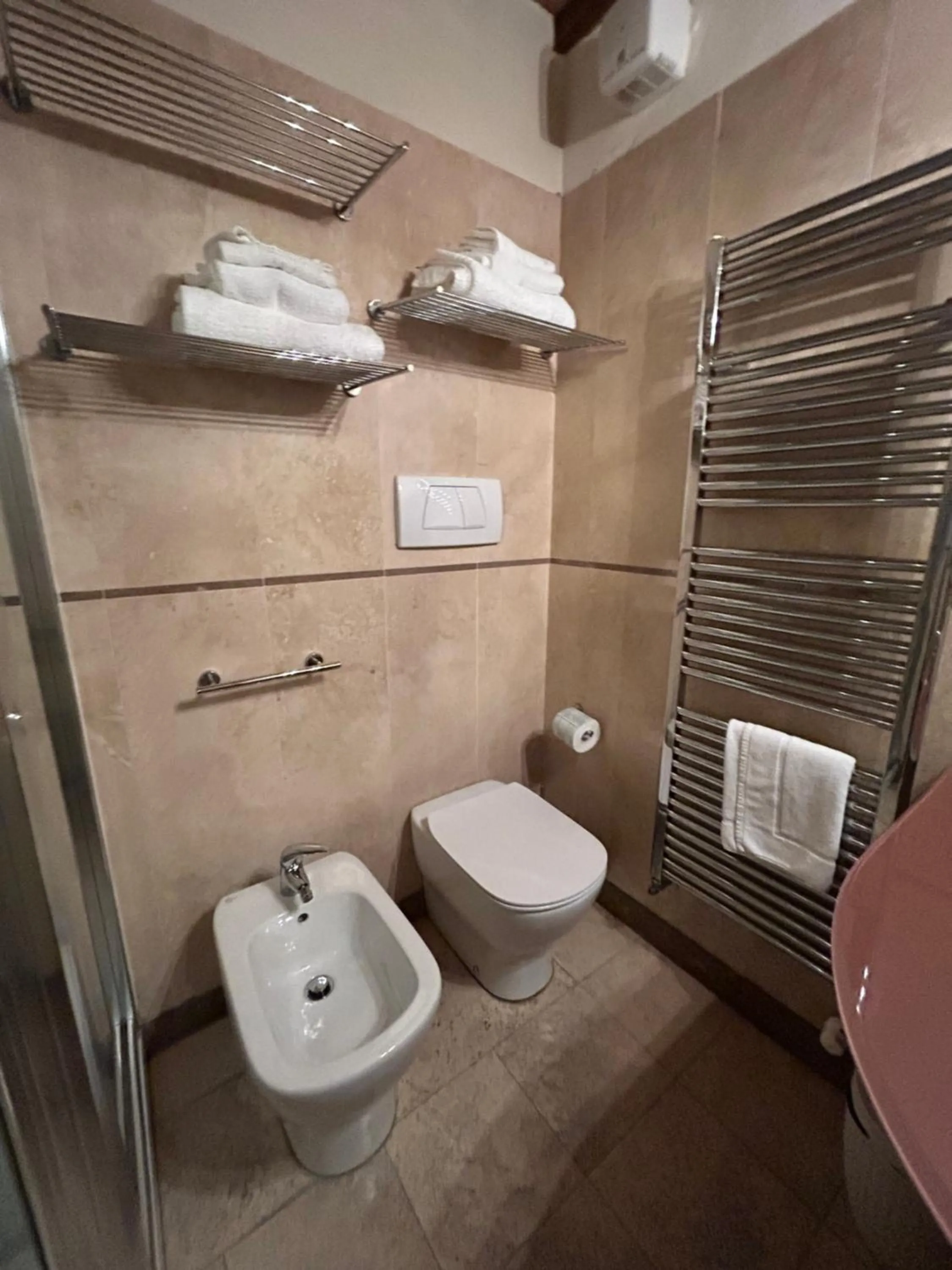 Bathroom in La Corte Del Re Suite & Rooms Arezzo