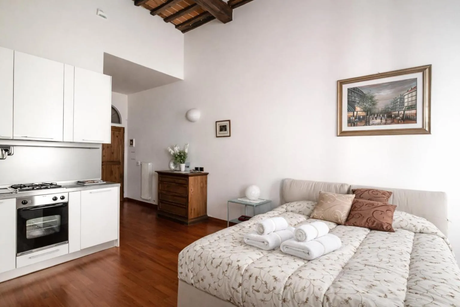 Bed in La Corte Del Re Suite & Rooms Arezzo