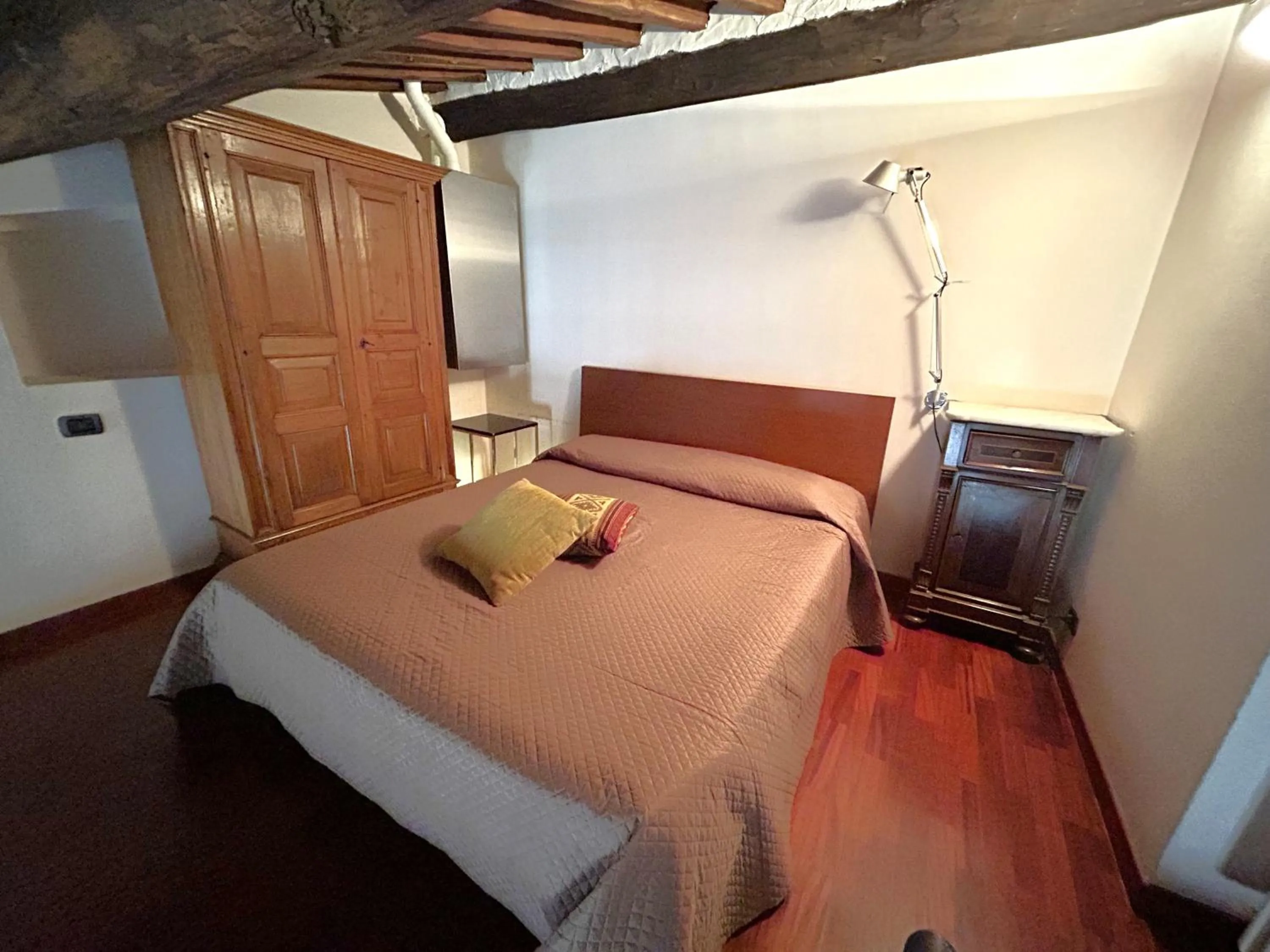 Photo of the whole room, Bed in La Corte Del Re Suite & Rooms Arezzo
