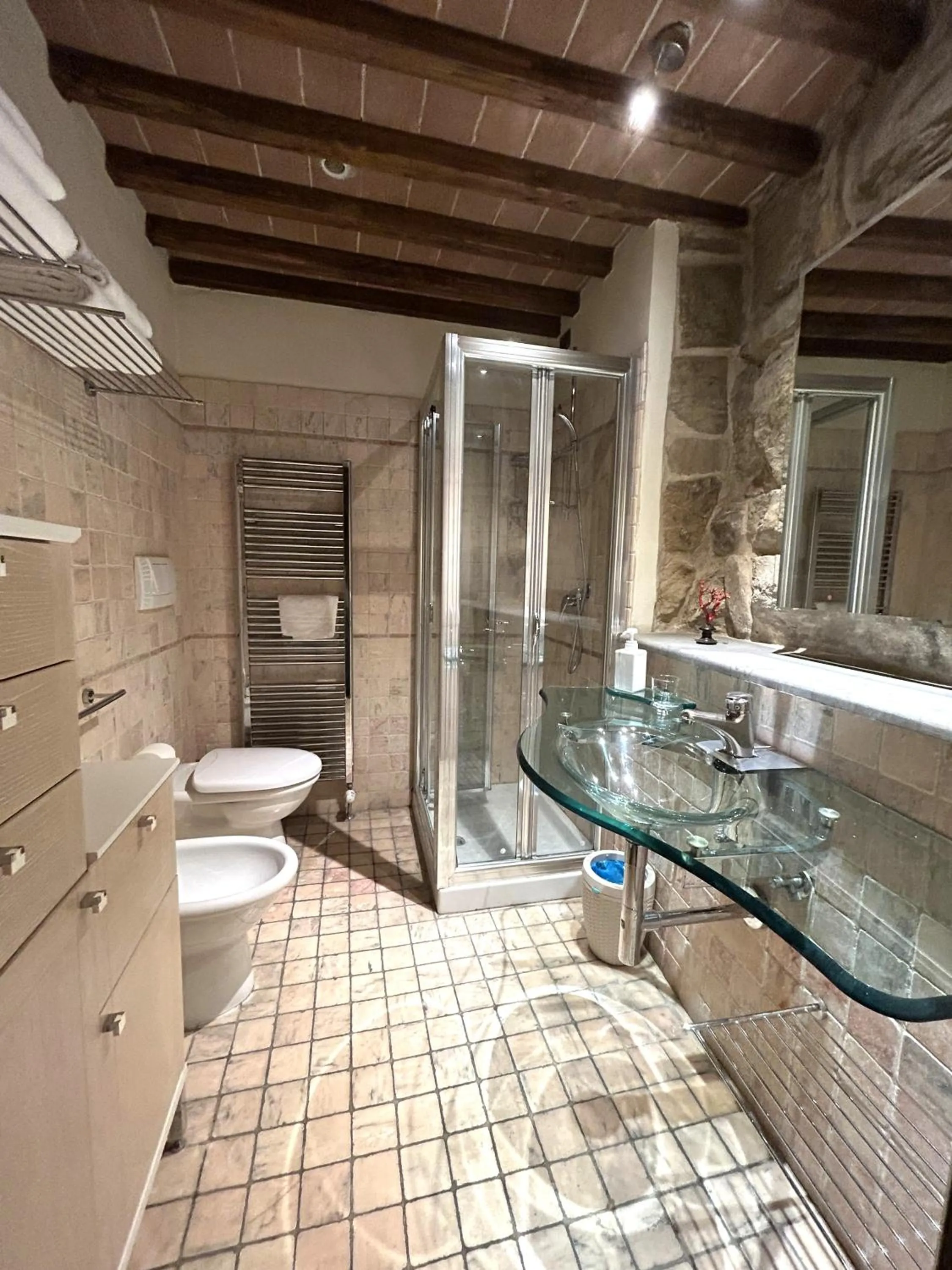 Bathroom in La Corte Del Re Suite & Rooms Arezzo