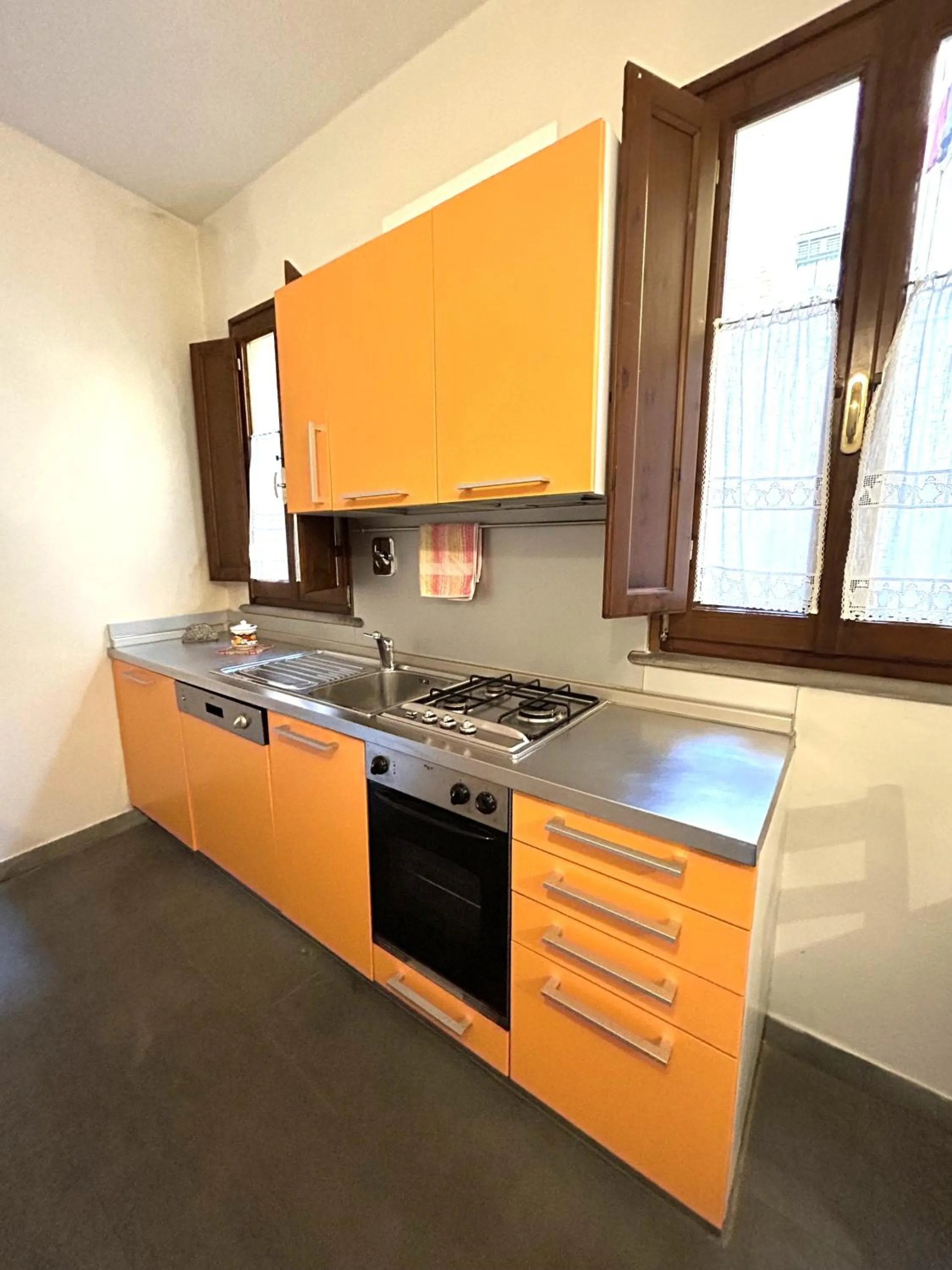 Kitchen or kitchenette in La Corte Del Re Suite & Rooms Arezzo