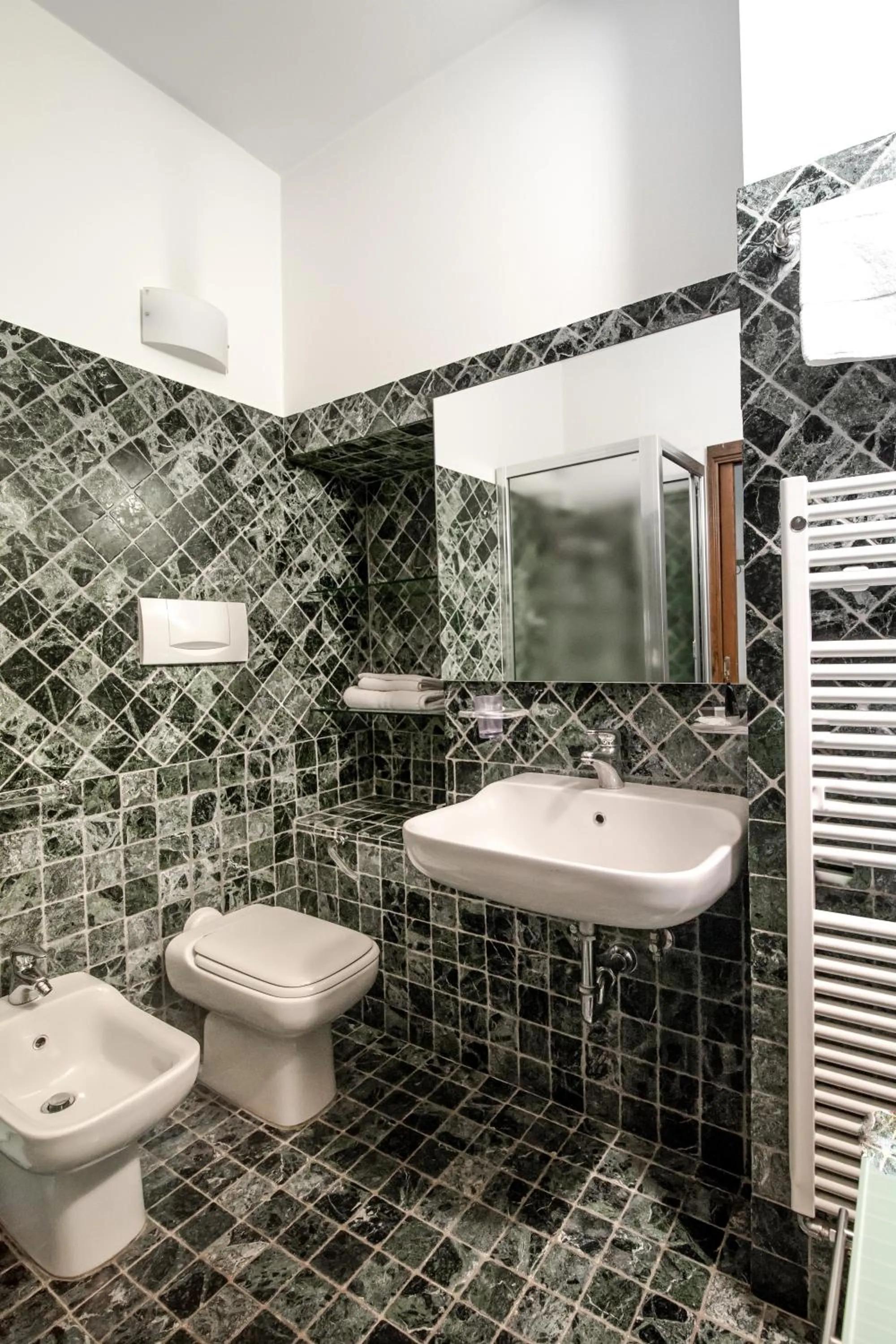 Bathroom in La Corte Del Re Suite & Rooms Arezzo