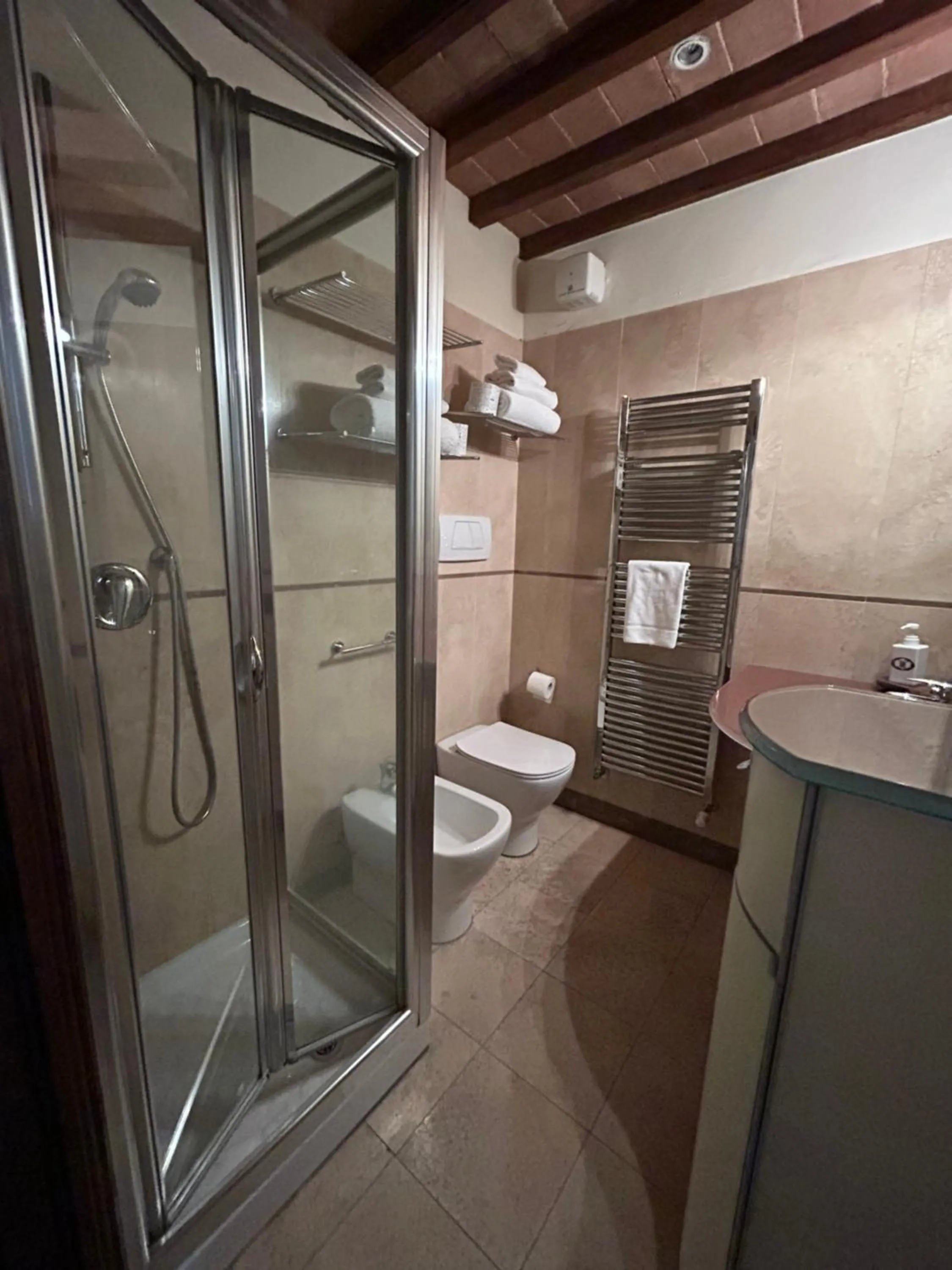 Bathroom in La Corte Del Re Suite & Rooms Arezzo