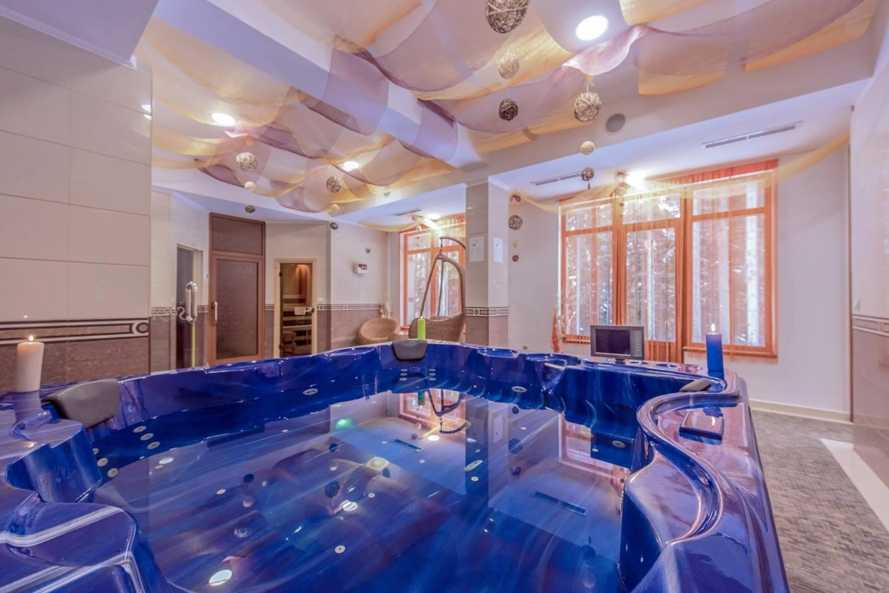 Hot Tub in MPM Family Hotel Merryan