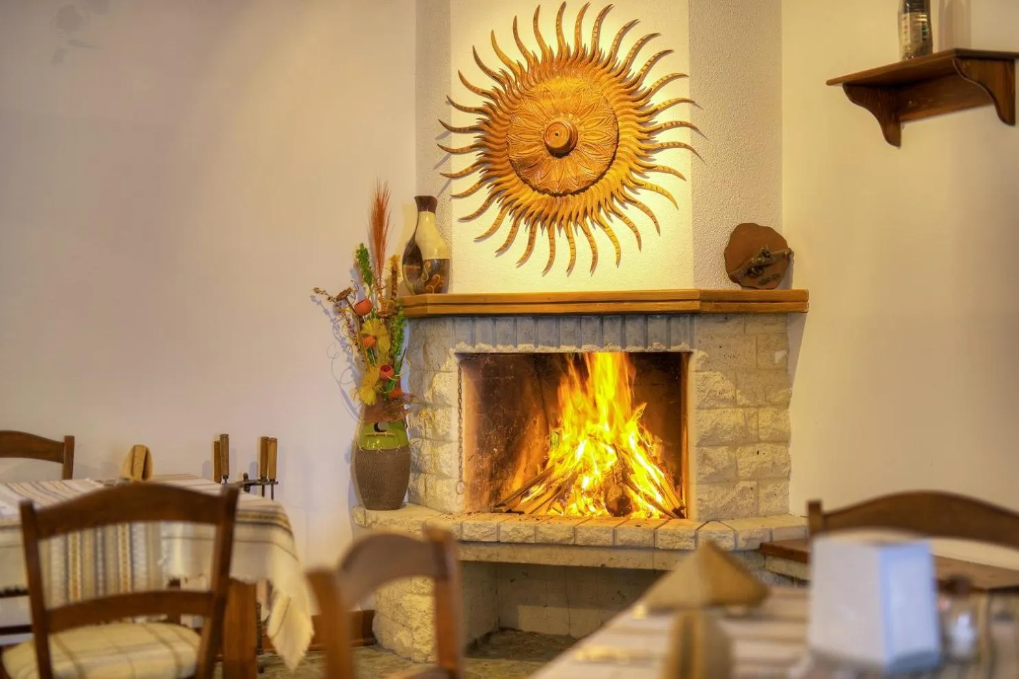 Restaurant/places to eat in MPM Family Hotel Merryan