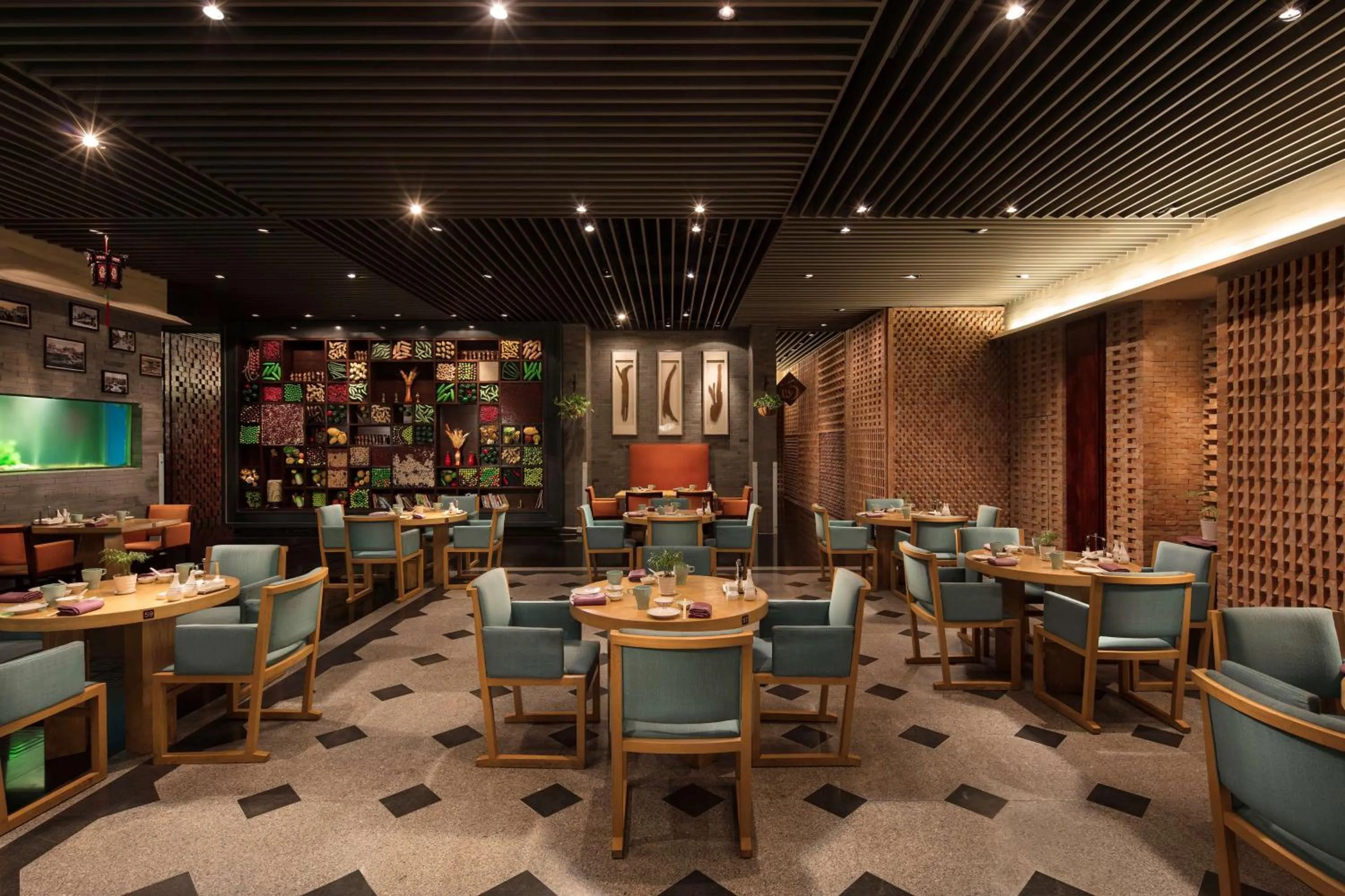 Restaurant/places to eat in Hilton Dalian