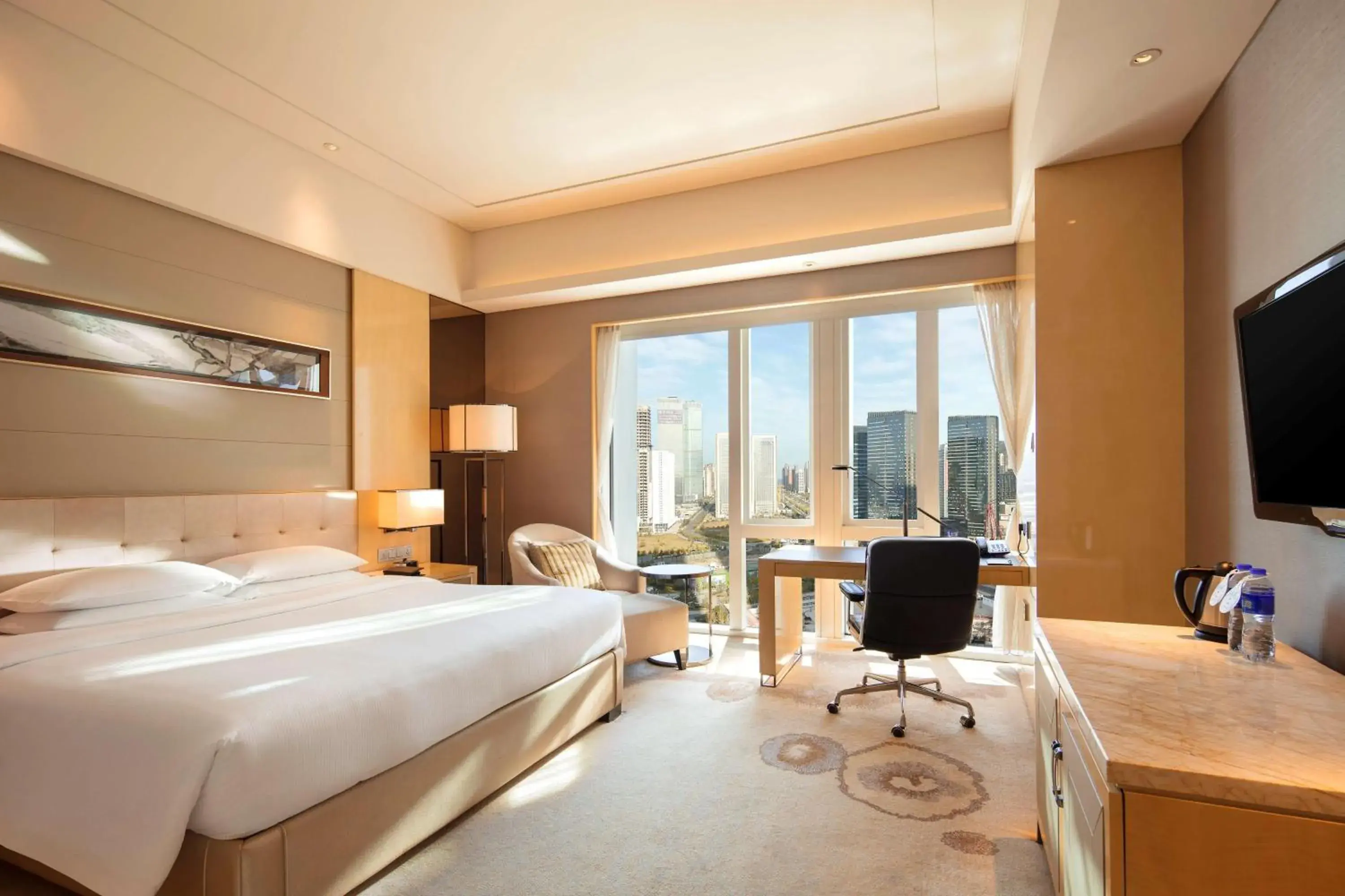 Standard King Room in Hilton Dalian Standard King Room in Hilton Dalian