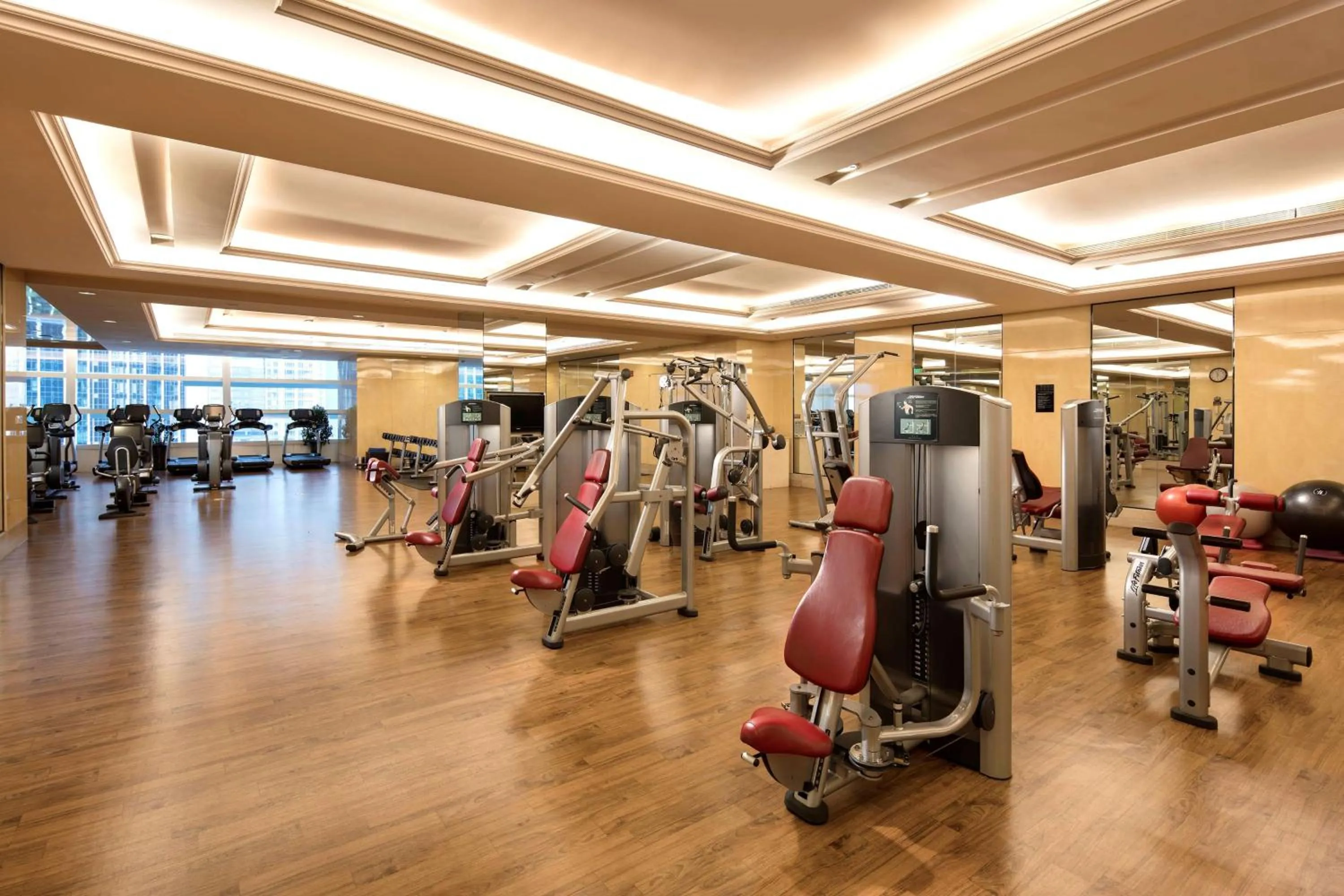 Fitness centre/facilities in Hilton Dalian