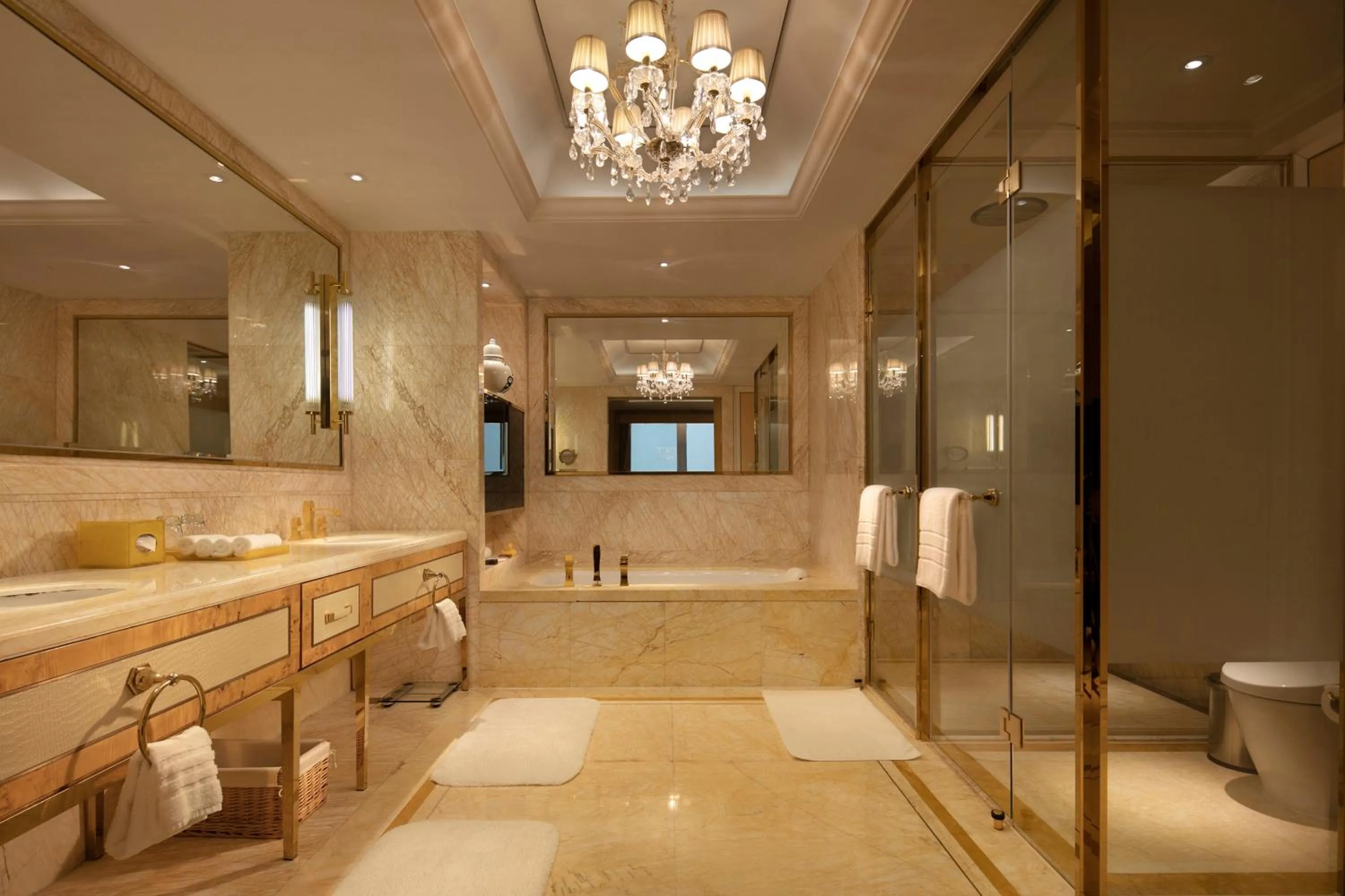 Toilet in Conrad Dalian