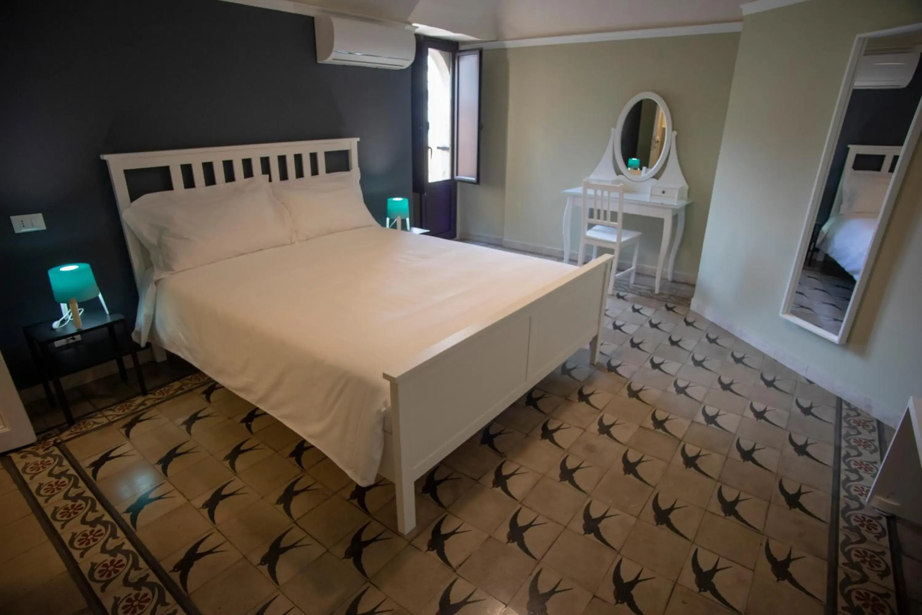 Queen Room with Shared Bathroom in Corte dei medici - Palace Queen Room with Shared Bathroom in Corte dei medici - Palace