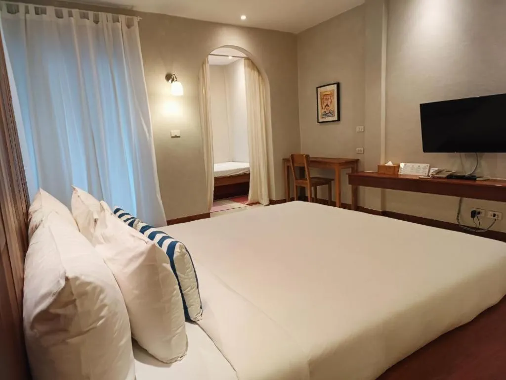 Photo of the whole room, Bed in The Oia Pai Resort