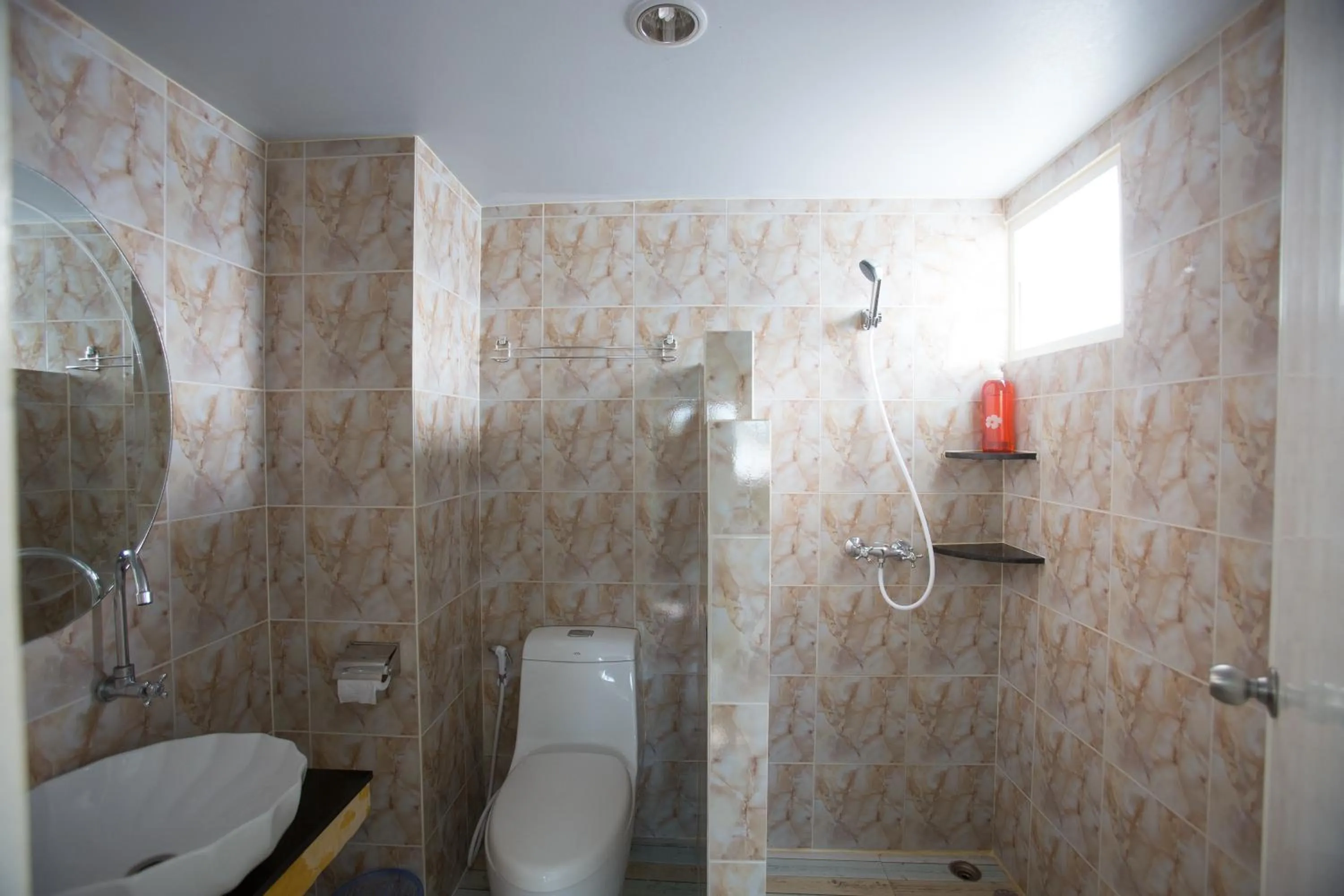 Bathroom in Dozy Lamoon House