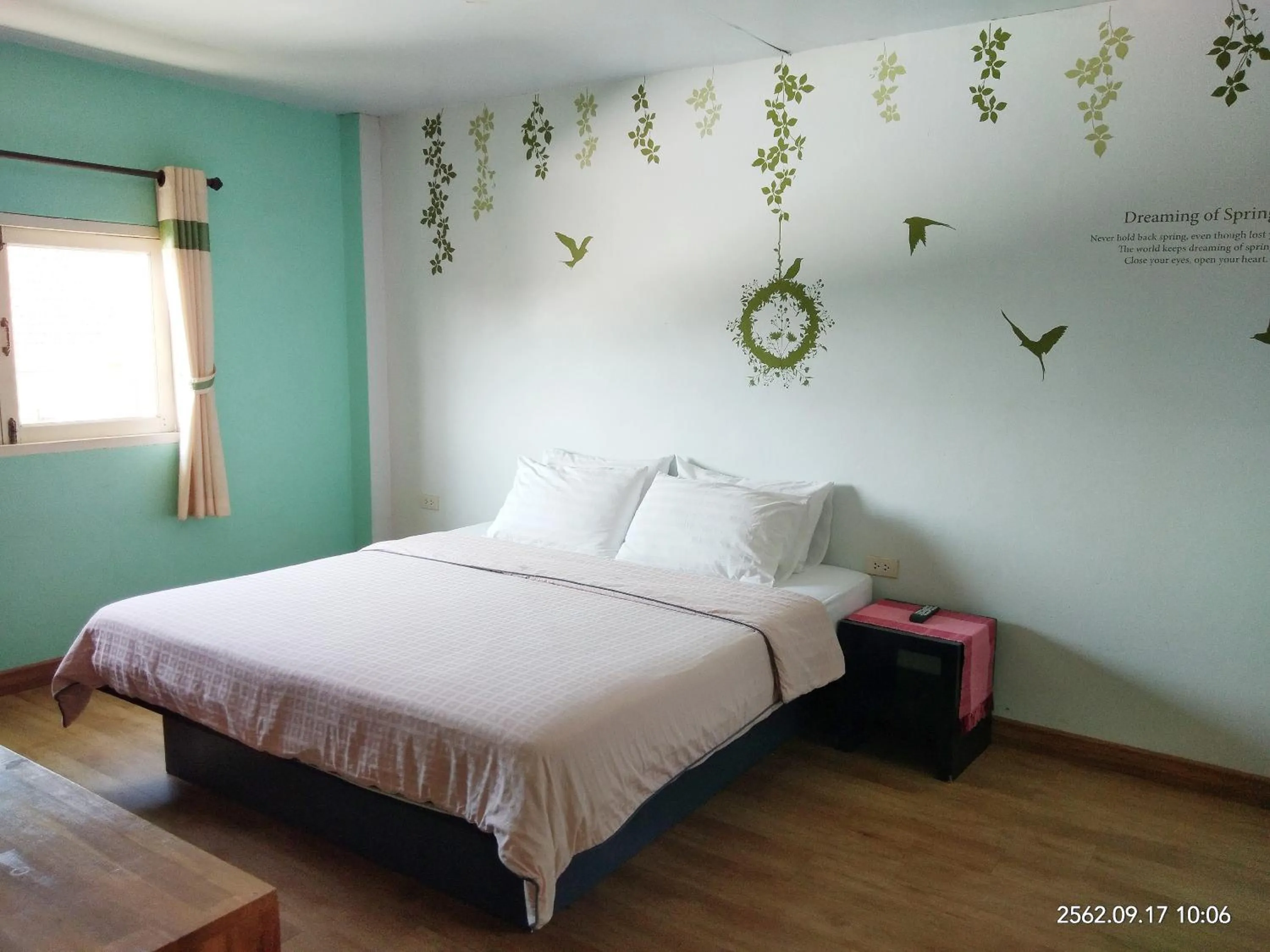 Bedroom, Bed in Dozy Lamoon House