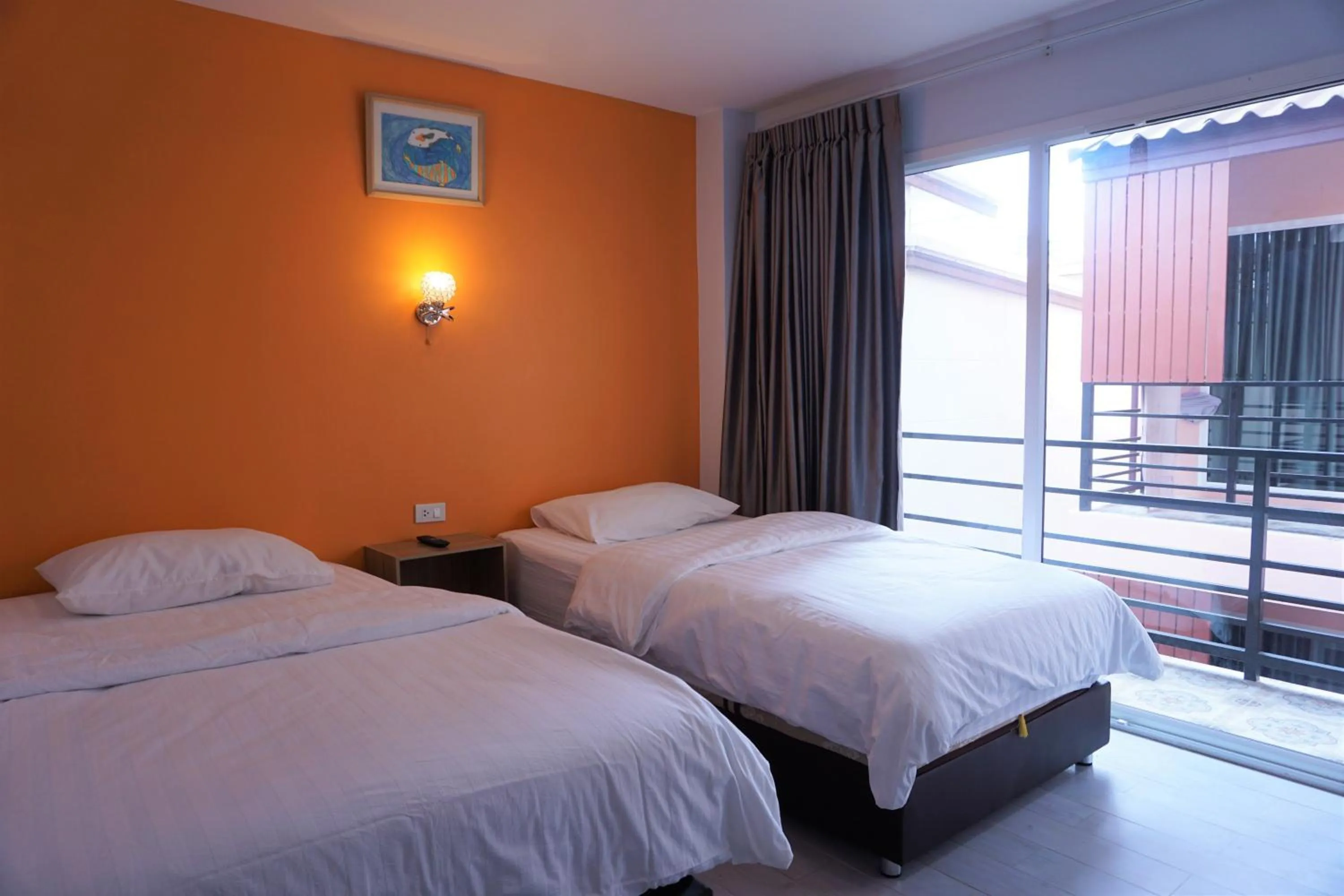 Bedroom, Bed in Dozy Lamoon House