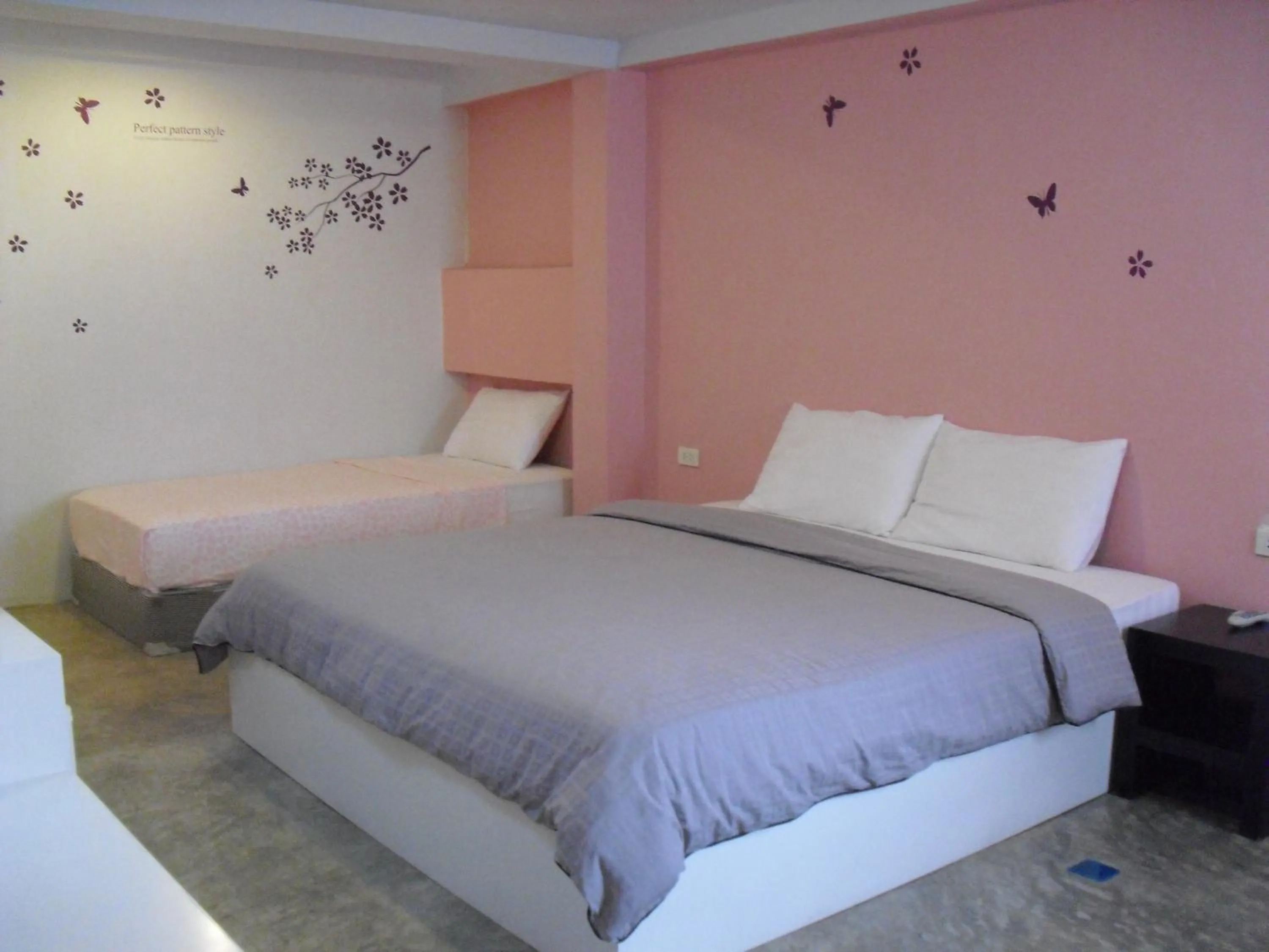 Bedroom, Bed in Dozy Lamoon House