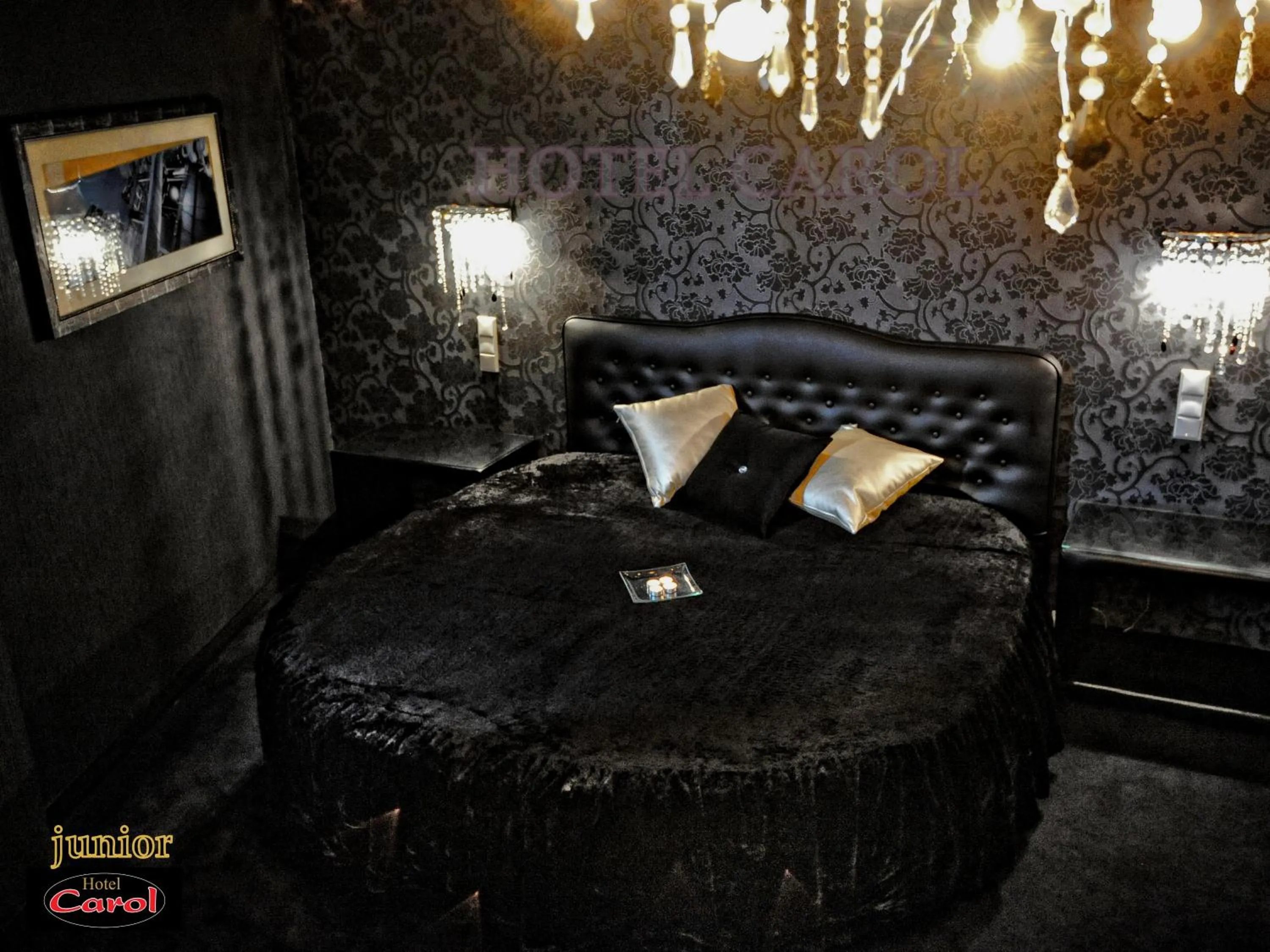 Shower in Carol Hotel