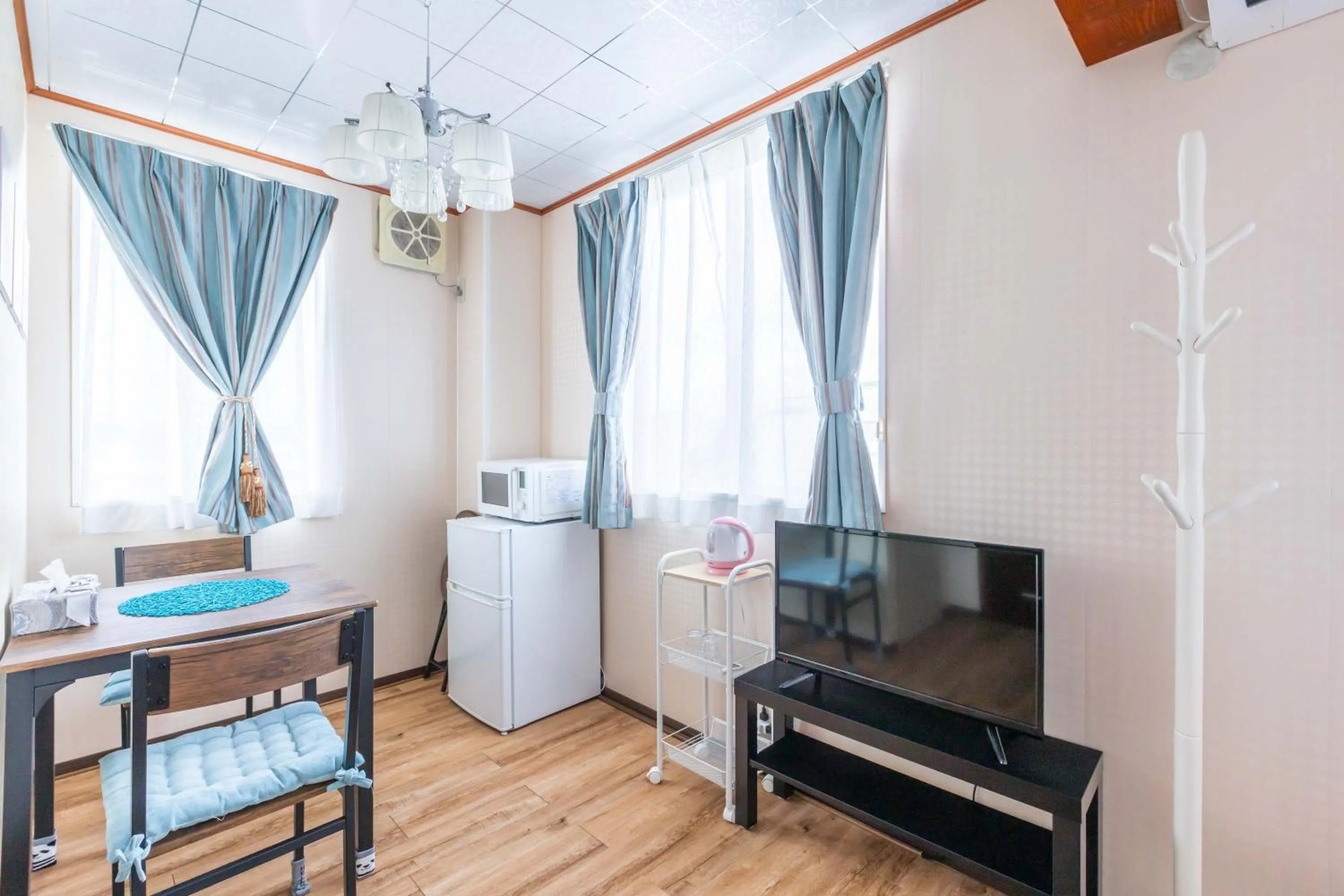 TV and multimedia in Senjoarashi