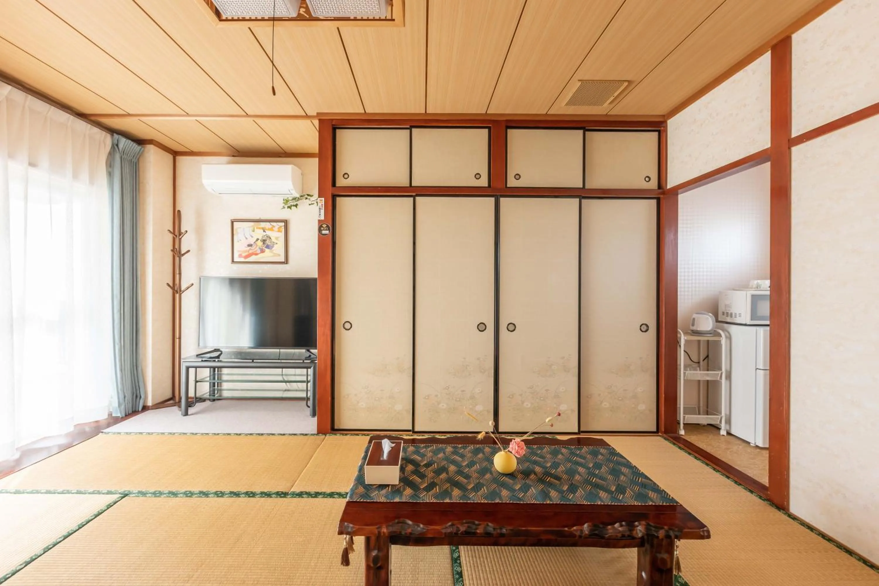 Photo of the whole room in Senjoarashi