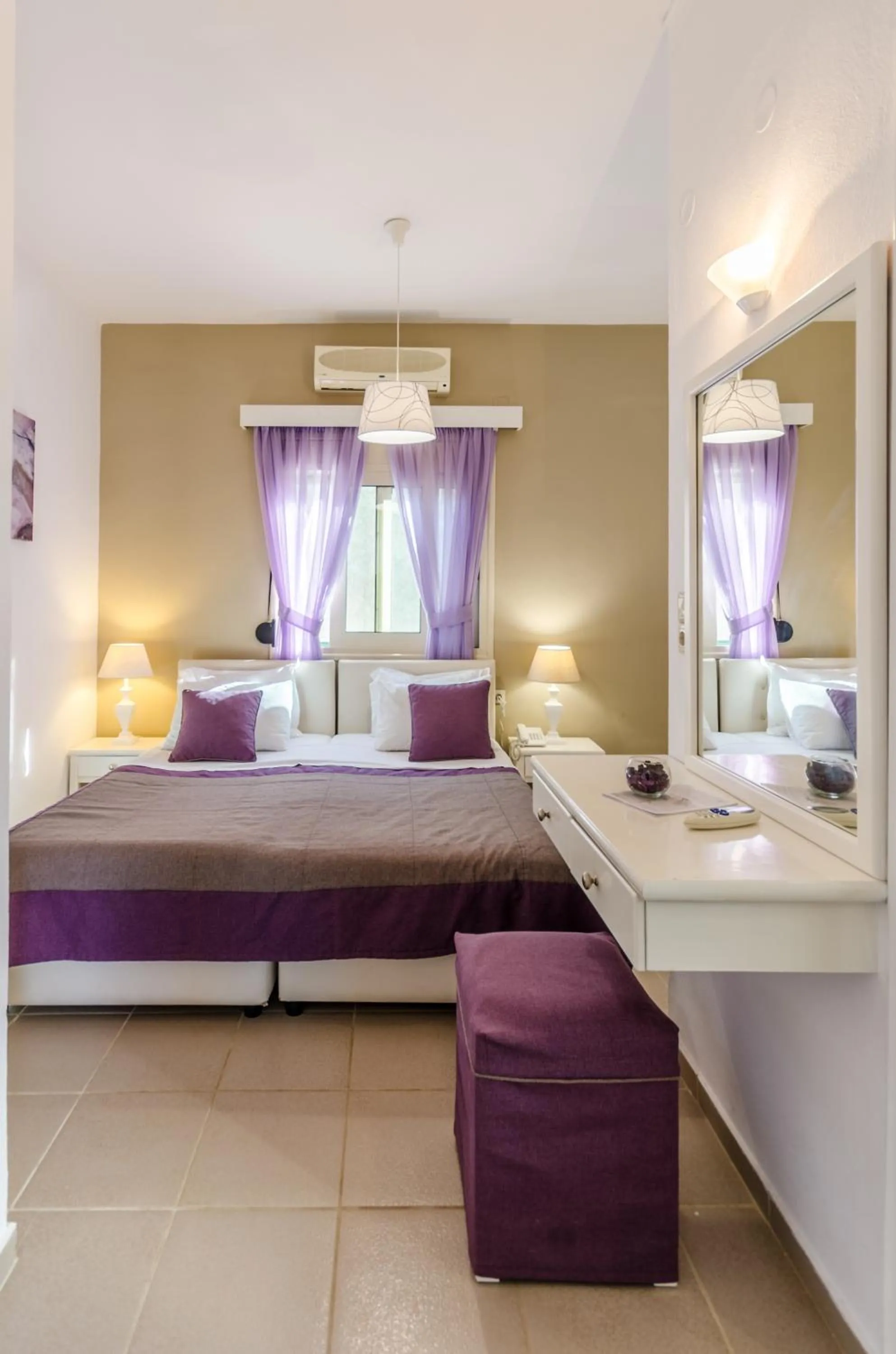 Bed in Pela Mare Hotel