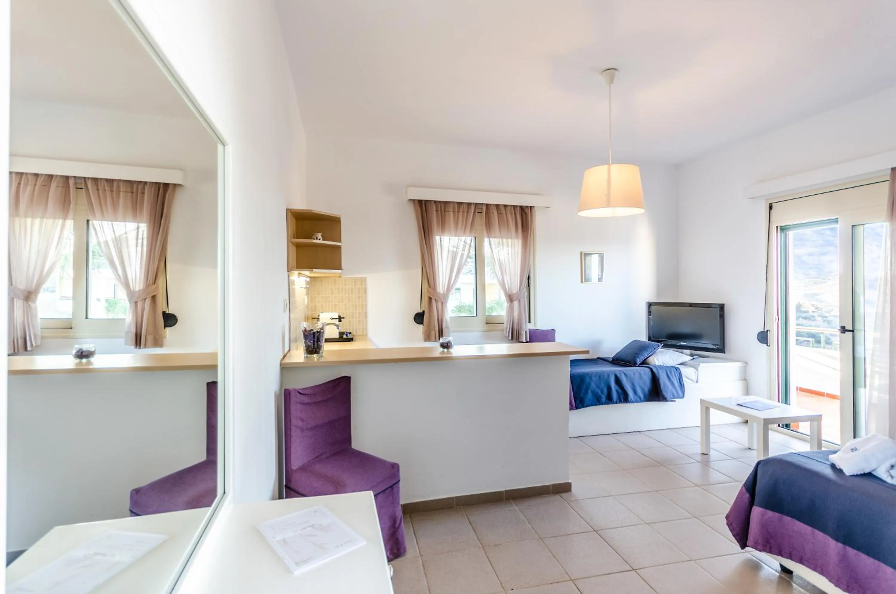 TV and multimedia in Pela Mare Hotel