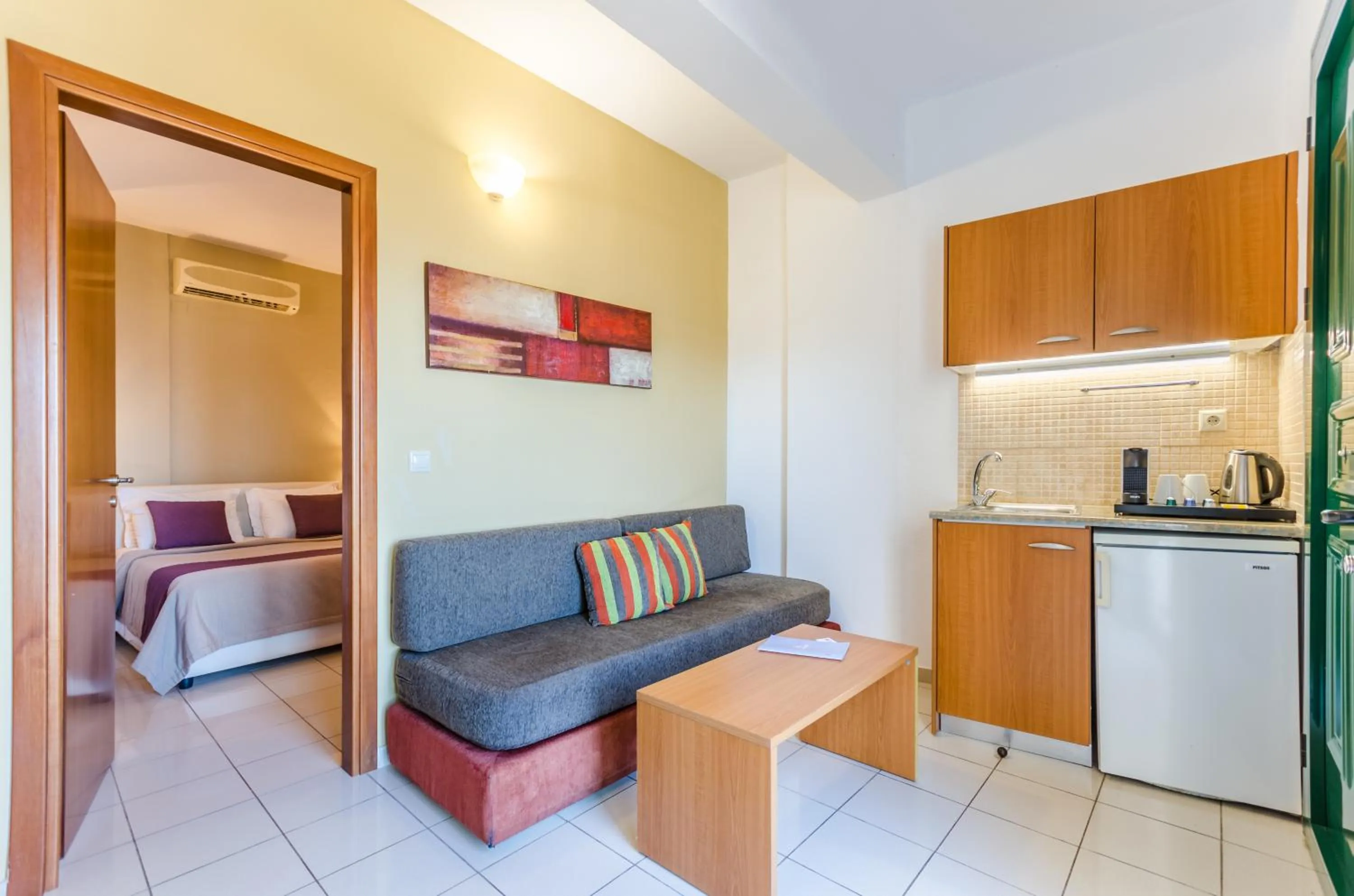 Coffee/tea facilities in Pela Mare Hotel