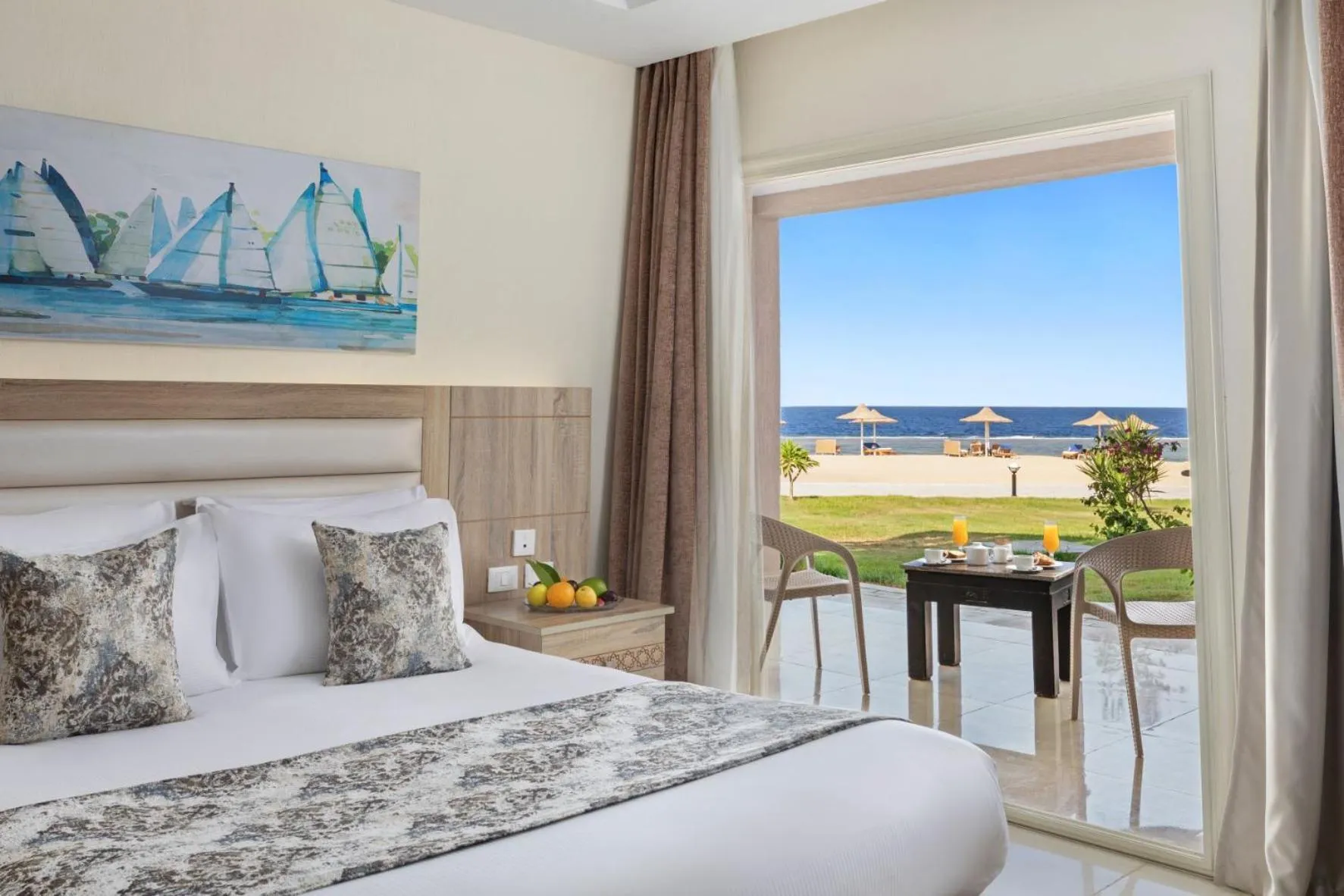 Bedroom, Bed in Pickalbatros Sea World Resort - Marsa Alam