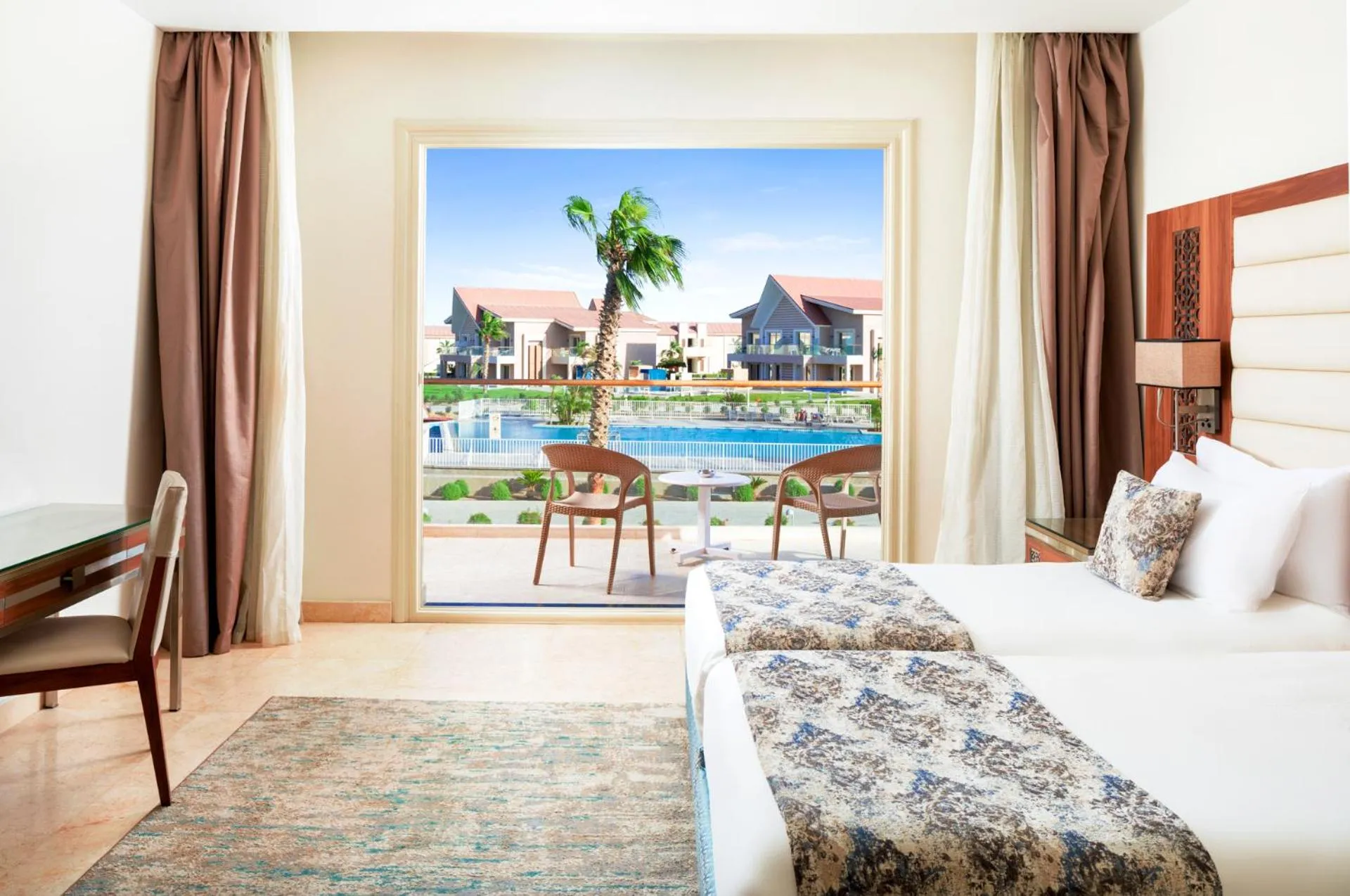 Bedroom, Bed in Pickalbatros Sea World Resort - Marsa Alam