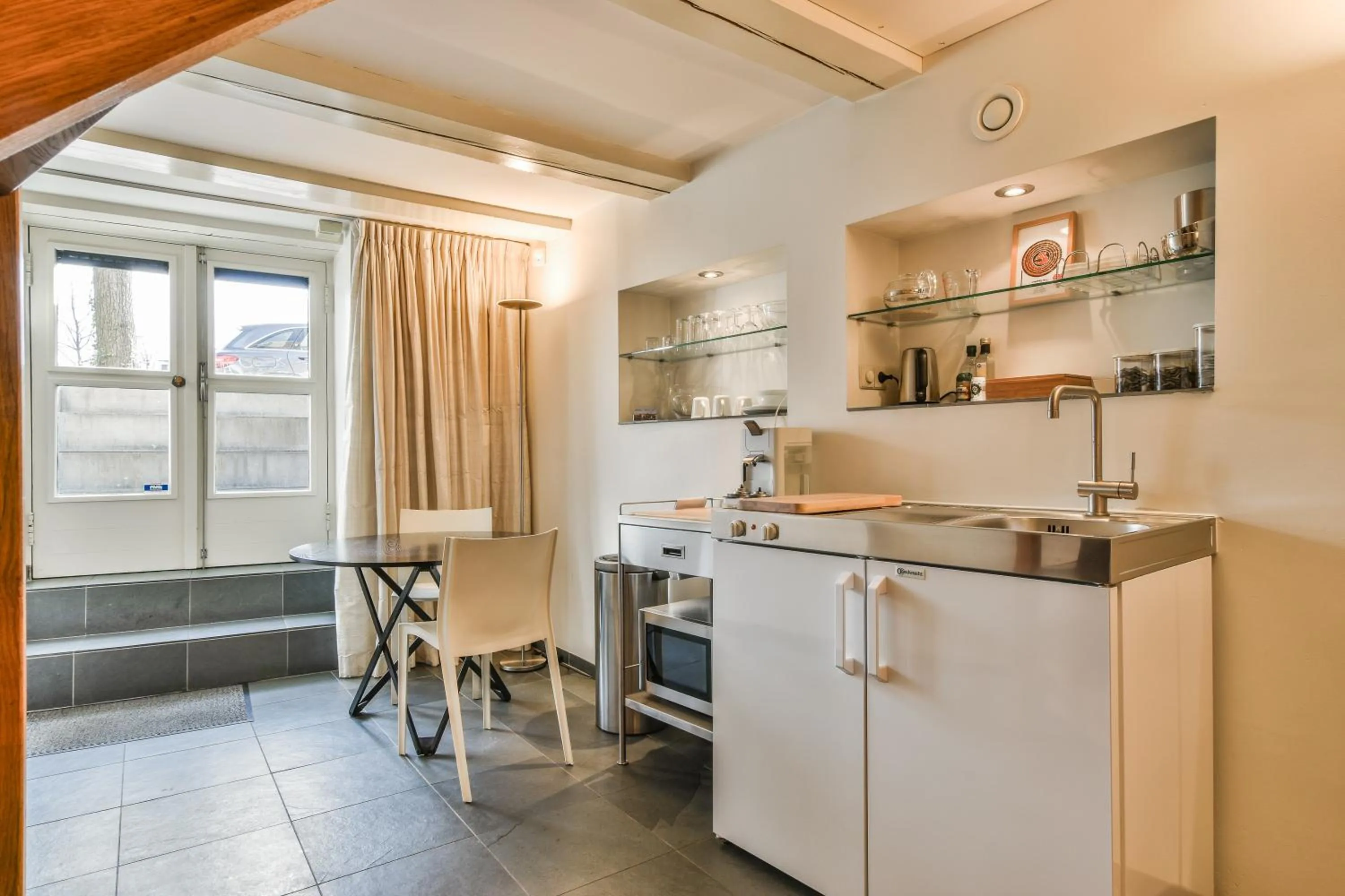 Kitchen or kitchenette in Amsterdam Canal Guest Apartment