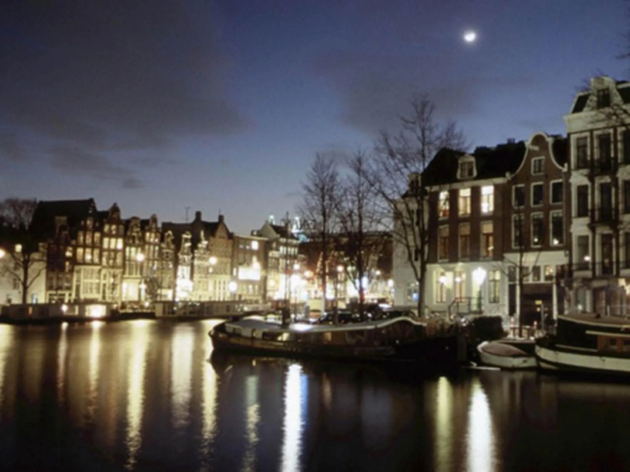 Area and facilities in Amsterdam Canal Guest Apartment