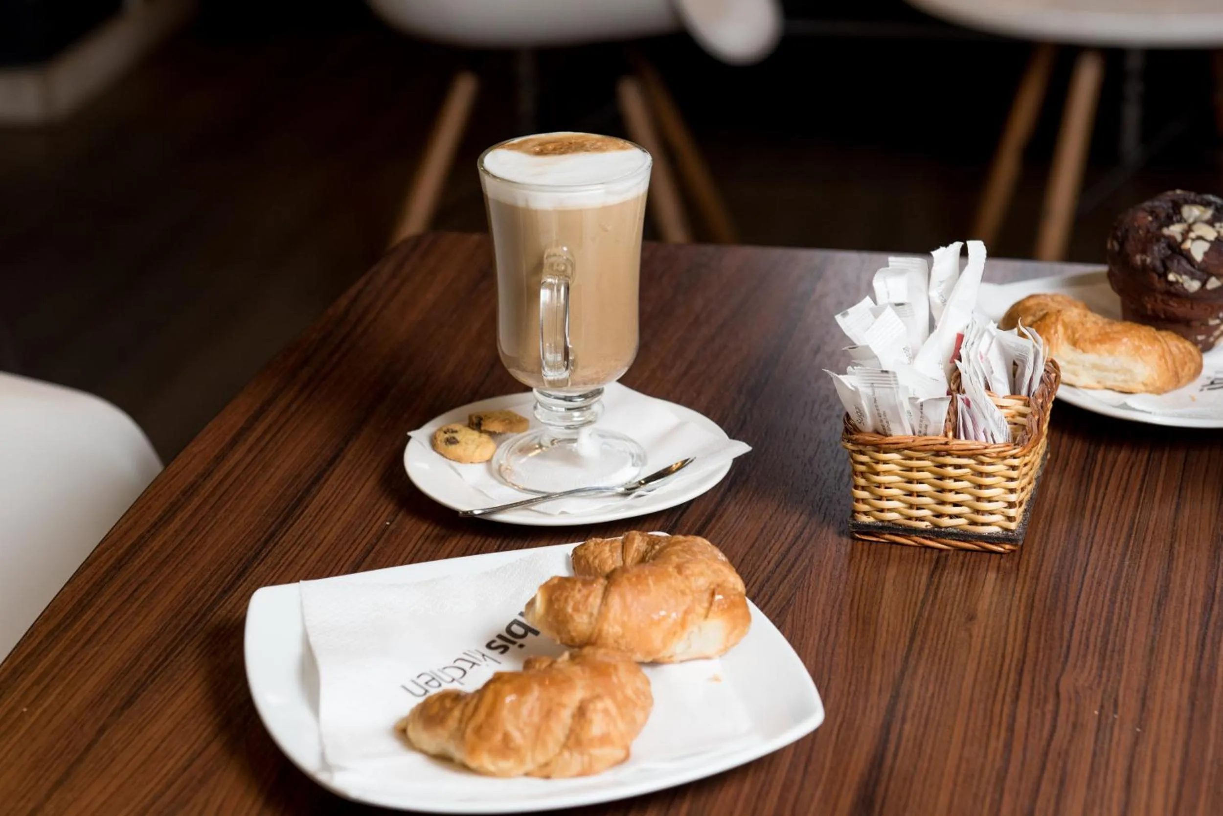 Food and drinks in ibis Santiago Estacion Central