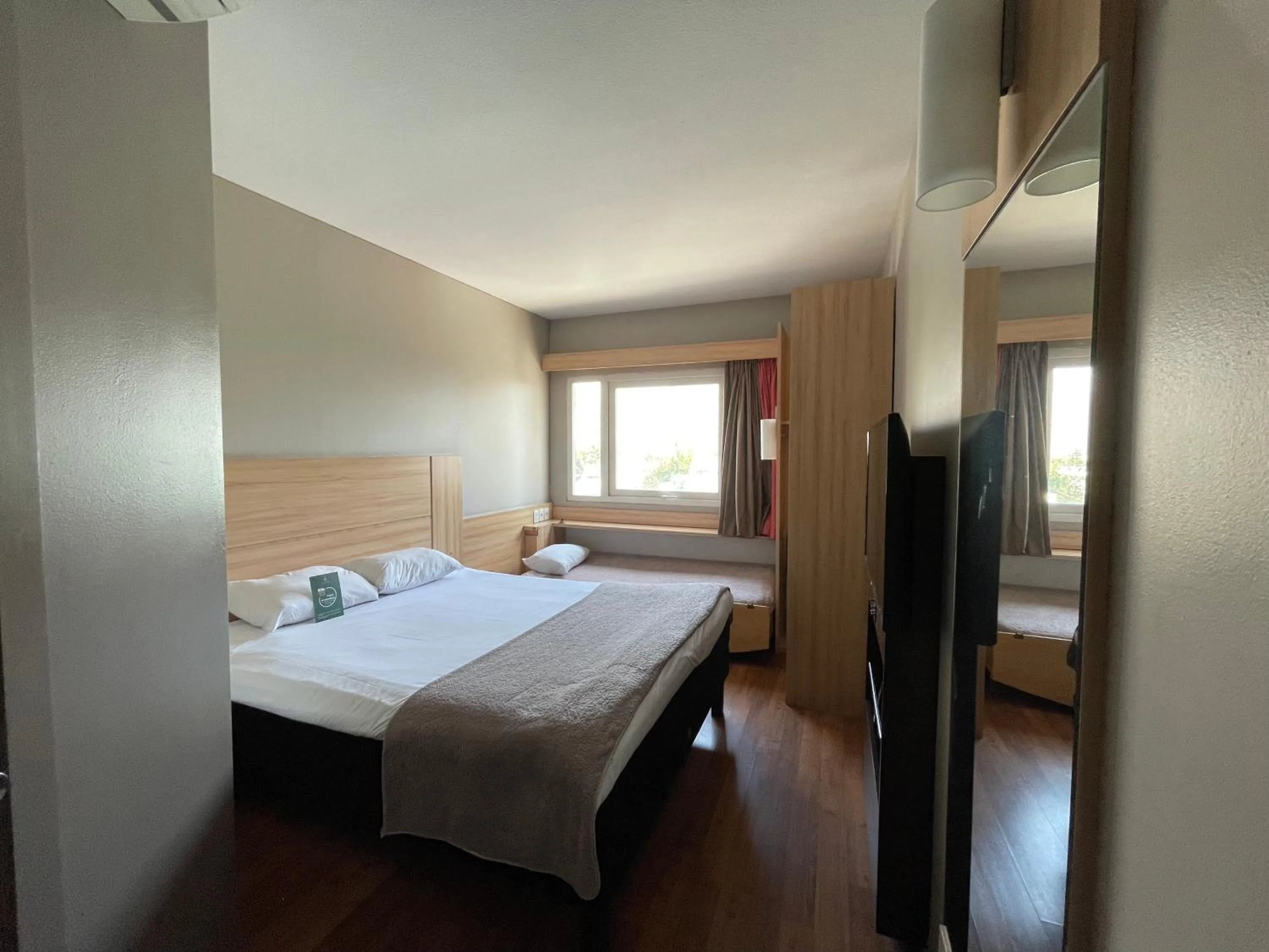 Bedroom in ibis Santiago Estacion Central