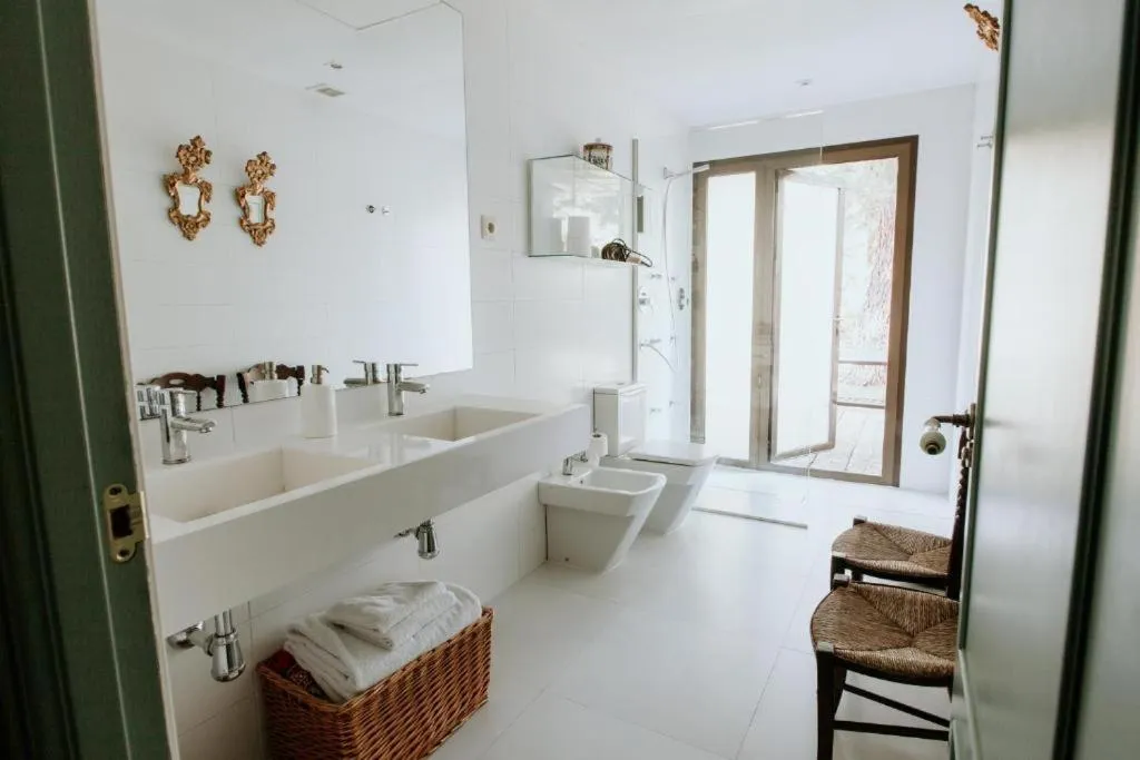 Toilet in Hotel Boutique Pinar by Bossh! Hotels