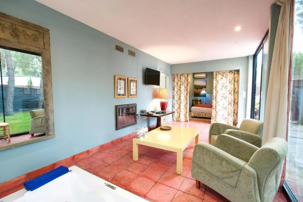 Communal lounge/ TV room, Bed in Hotel Boutique Pinar by Bossh! Hotels