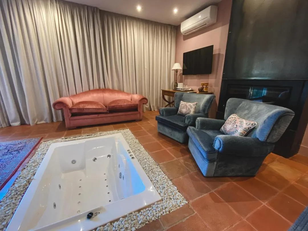 TV and multimedia in Hotel Boutique Pinar by Bossh! Hotels