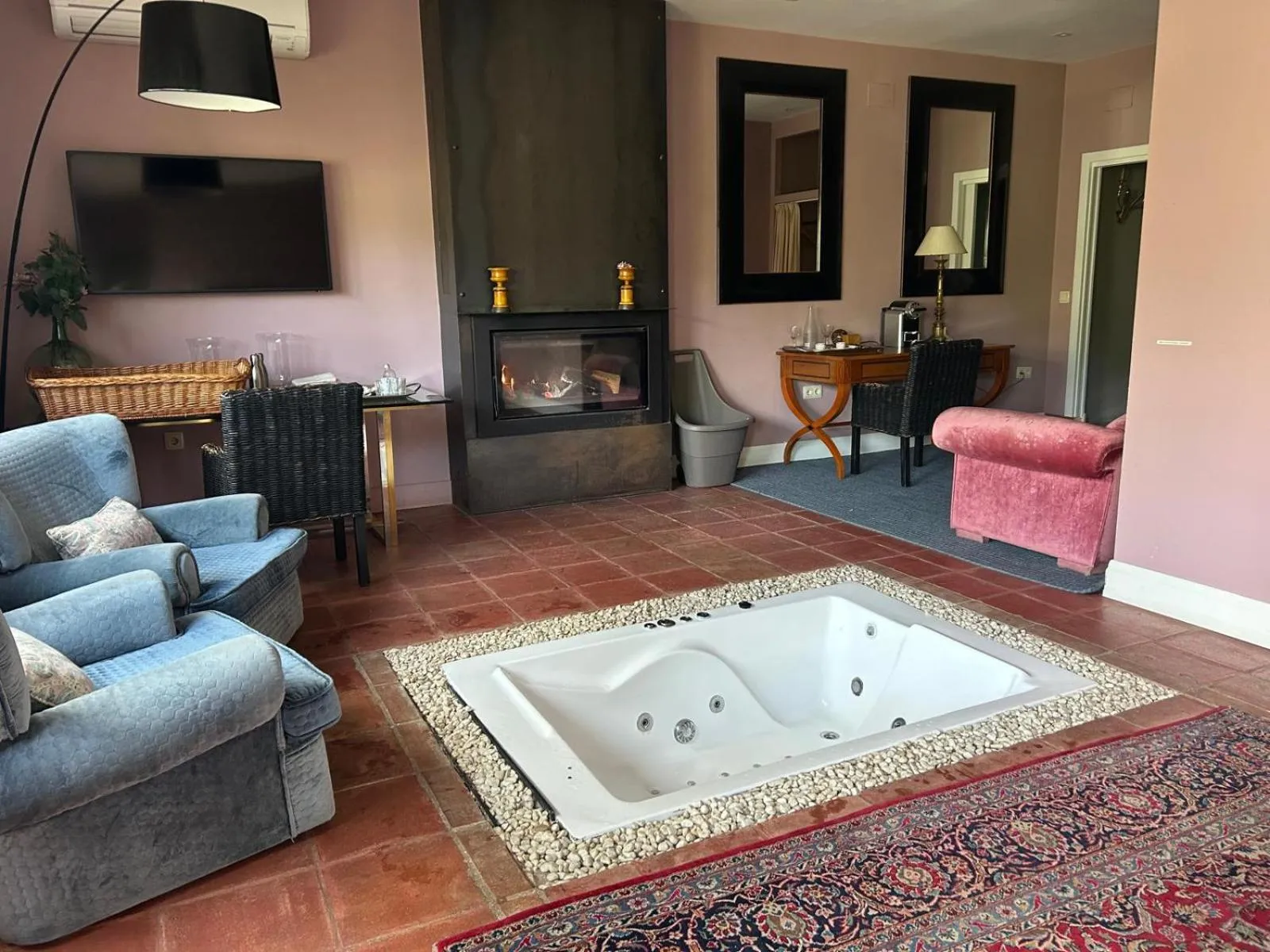 Photo of the whole room in Hotel Boutique Pinar by Bossh! Hotels